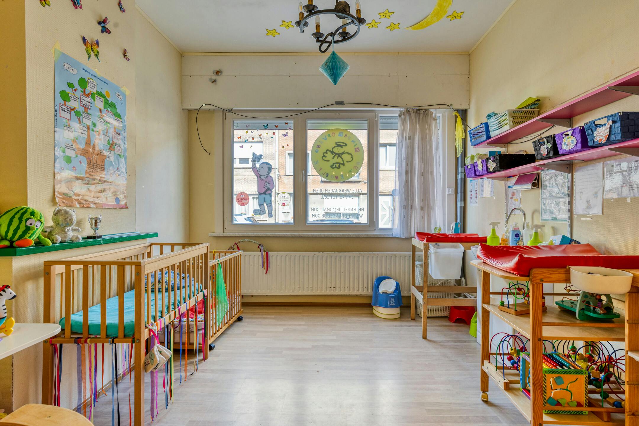Huis met veel potentieel te koop in Merksem foto 3