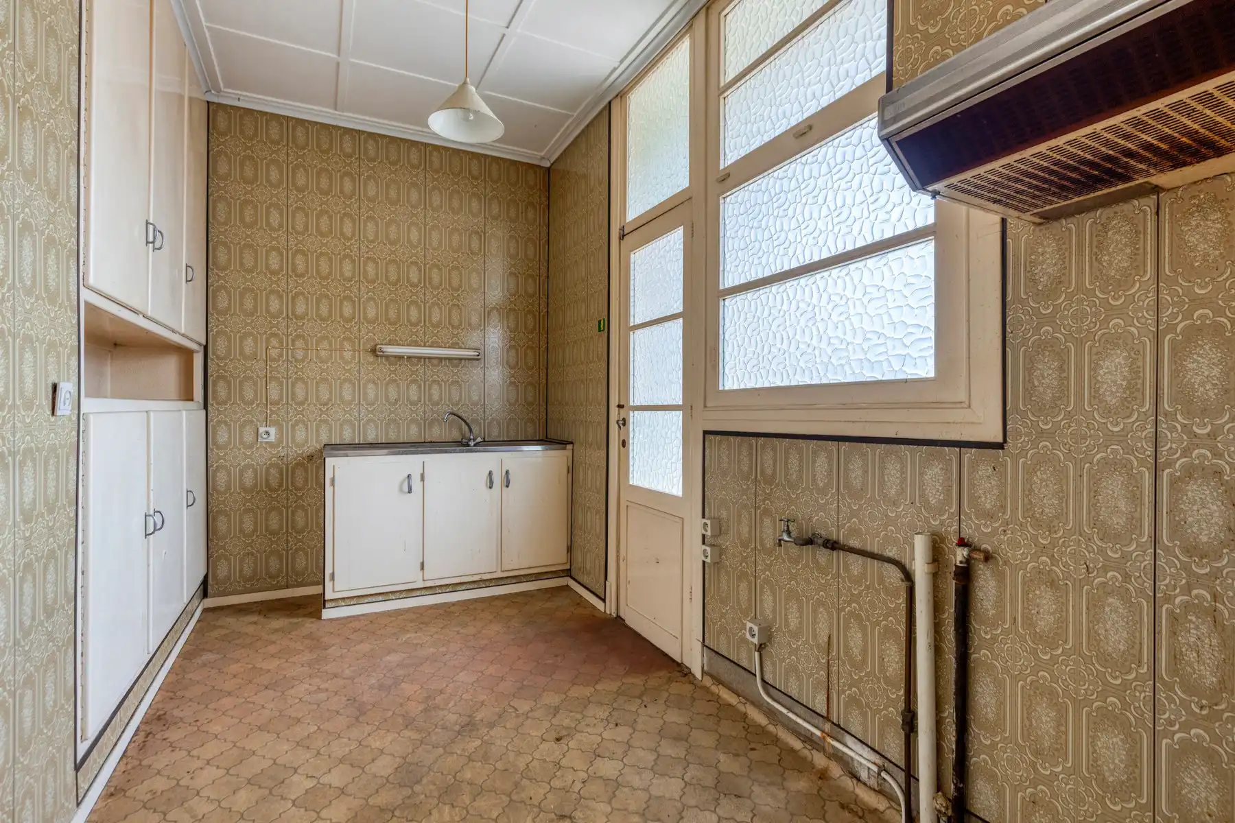 Te renoveren woning/handelspand met veel potentieel. foto 12