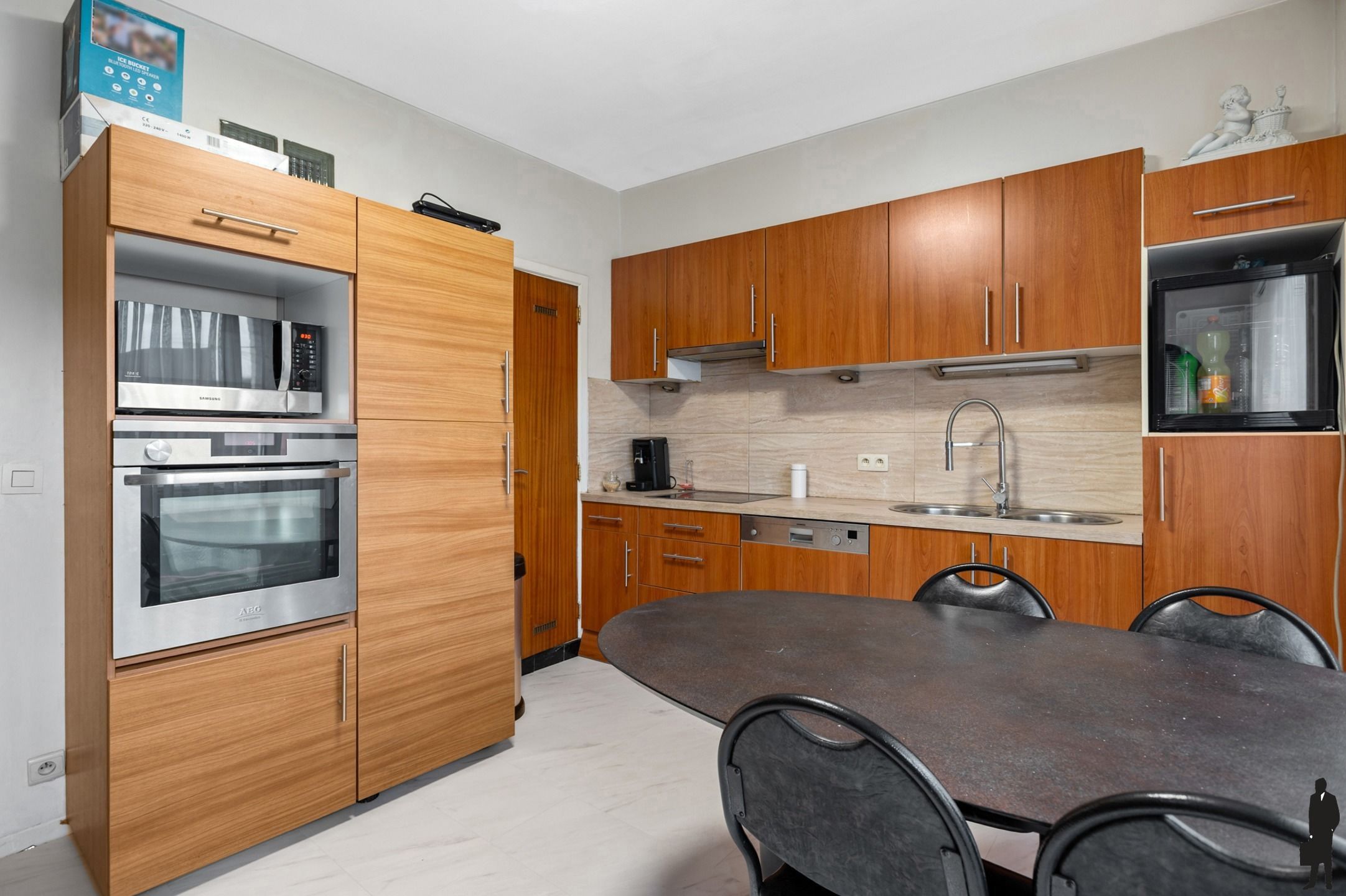 Appartementsgebouw op top-locatie te koop foto 38