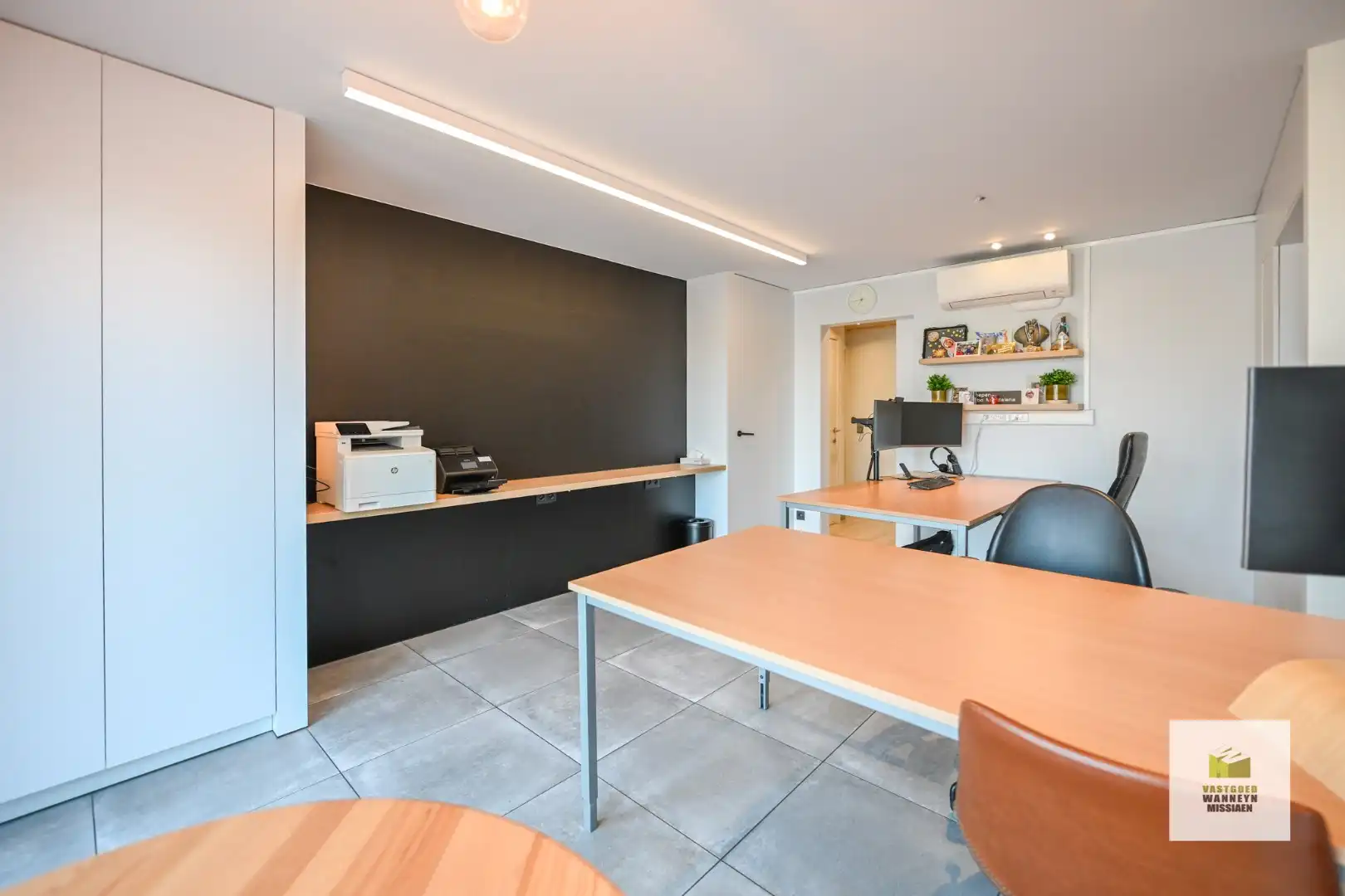 Perfect instapklare woning met 4 slaapkamers en kantoor/praktijkruimte met aparte ingang (21 m²) foto 2