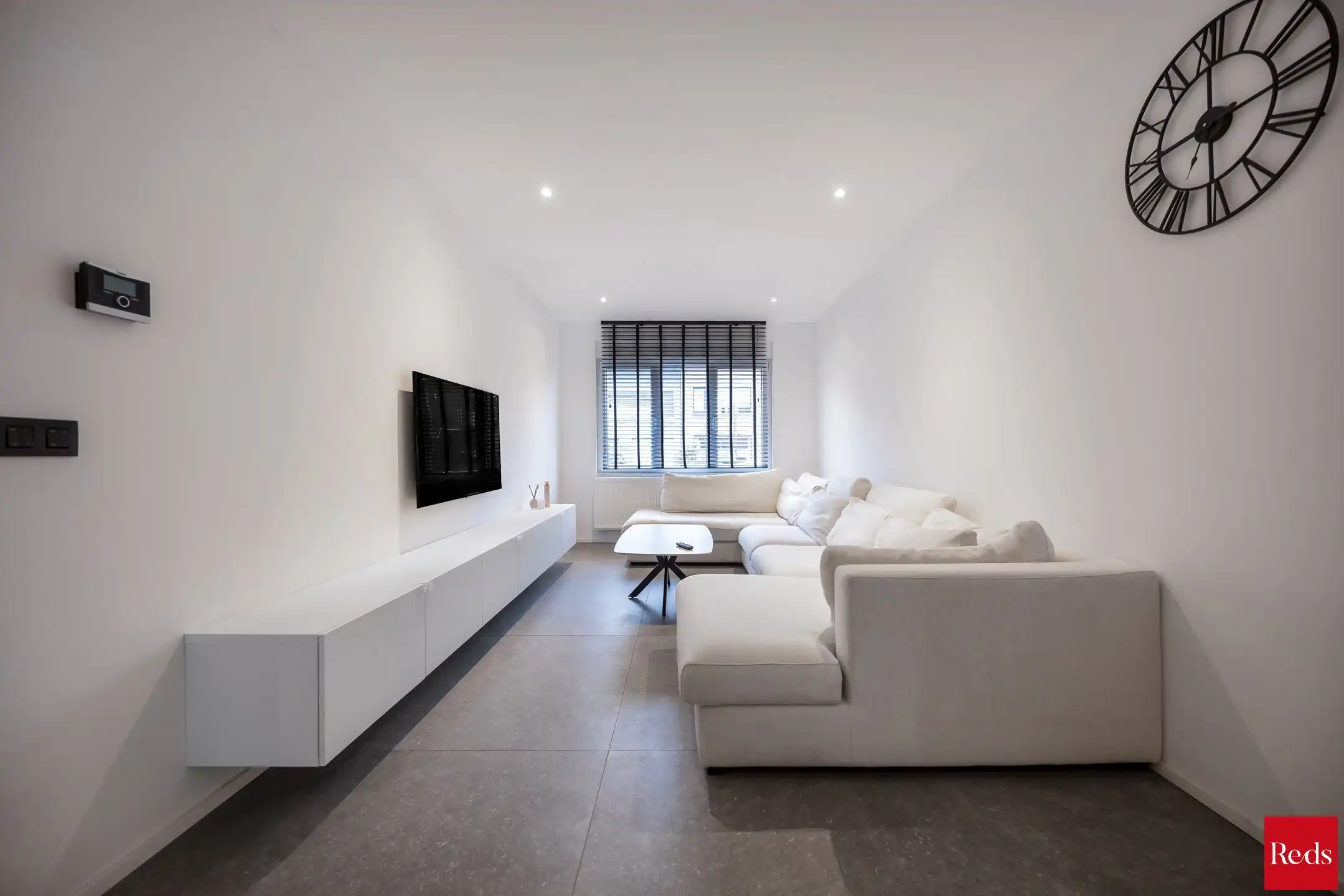 Volledig gerenoveerde woning in het hart van Wijnegem foto 5