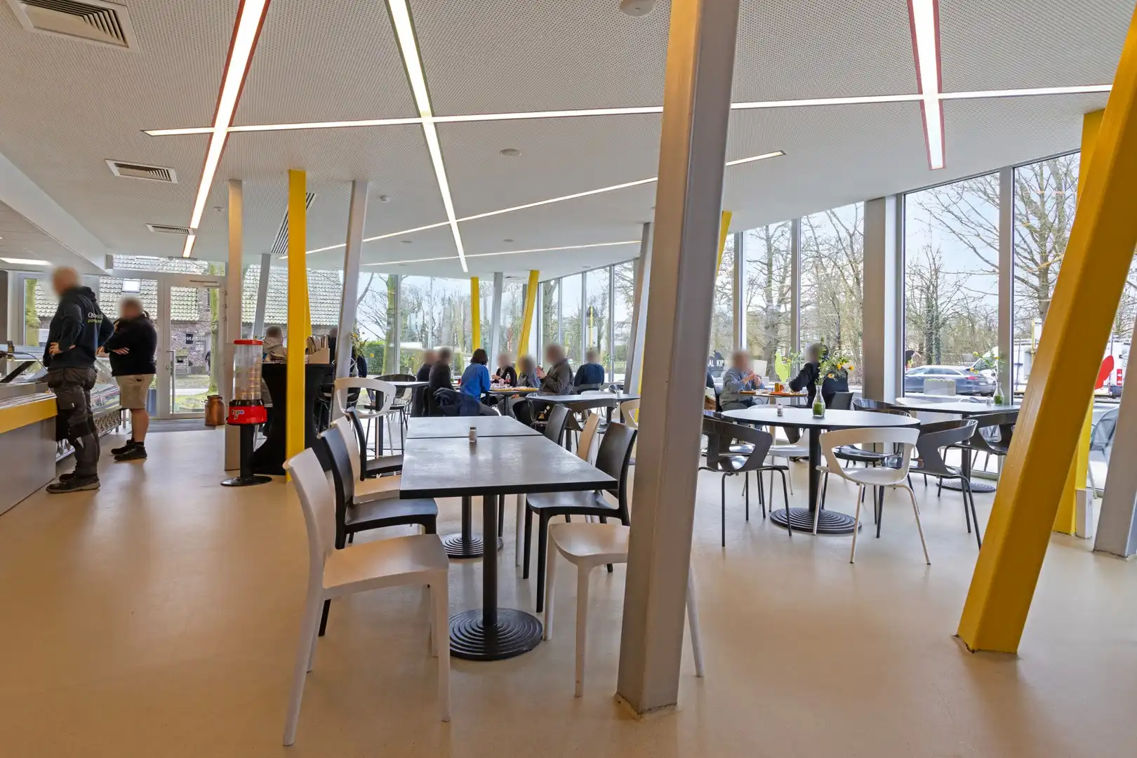 Commerciële ruimte over te nemen Woumenweg 75 - 8600 Diksmuide
