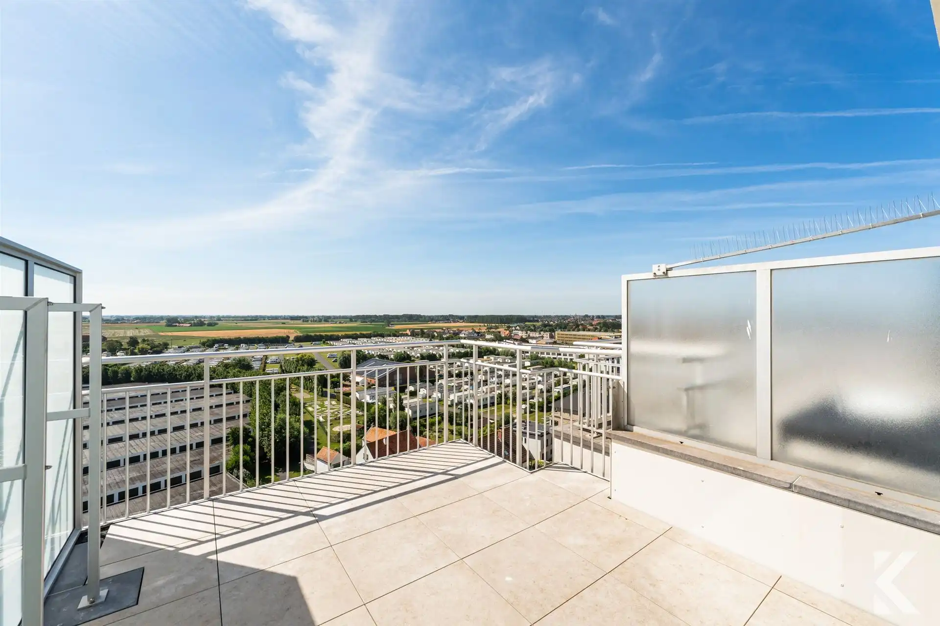 Gerenoveerde penthouse, 65 m2 terrassen, panoramisch zicht foto 17