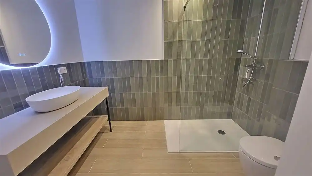  REEDS 85% VAN HET PROJECT VERHUURD! foto 13