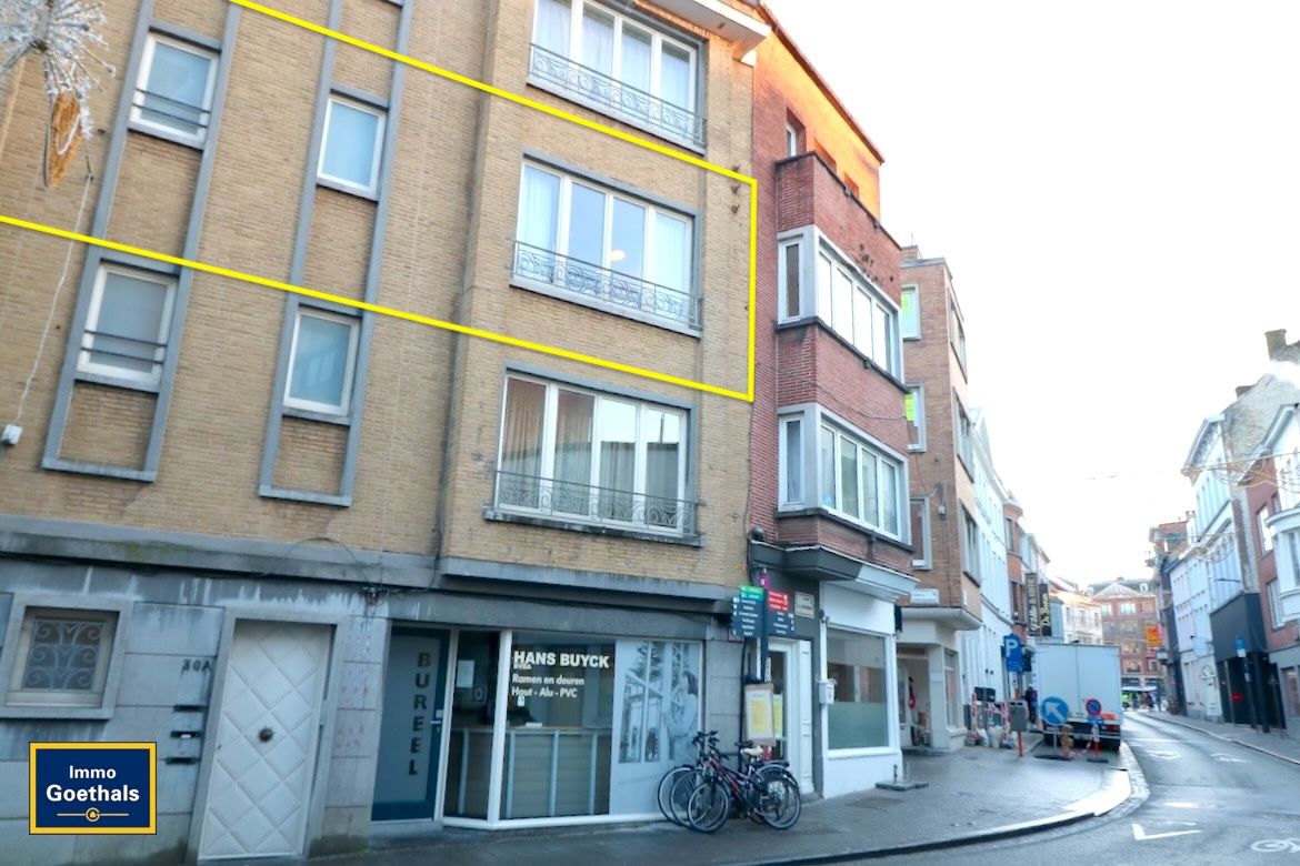 Pas gerenoveerd en bemeubeld appartement te huur in Kortrijk. Studenten eveneens welkom foto 14