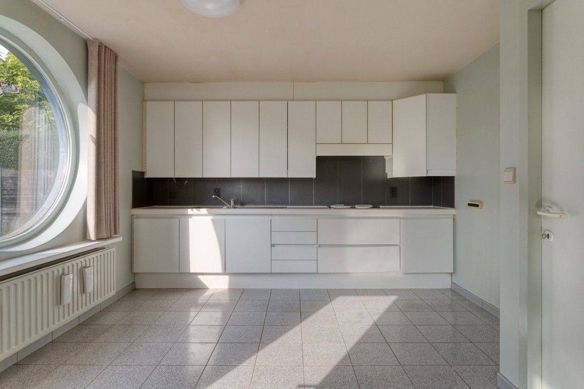 Ruime woning met praktijkruimte te Lendelede foto 5