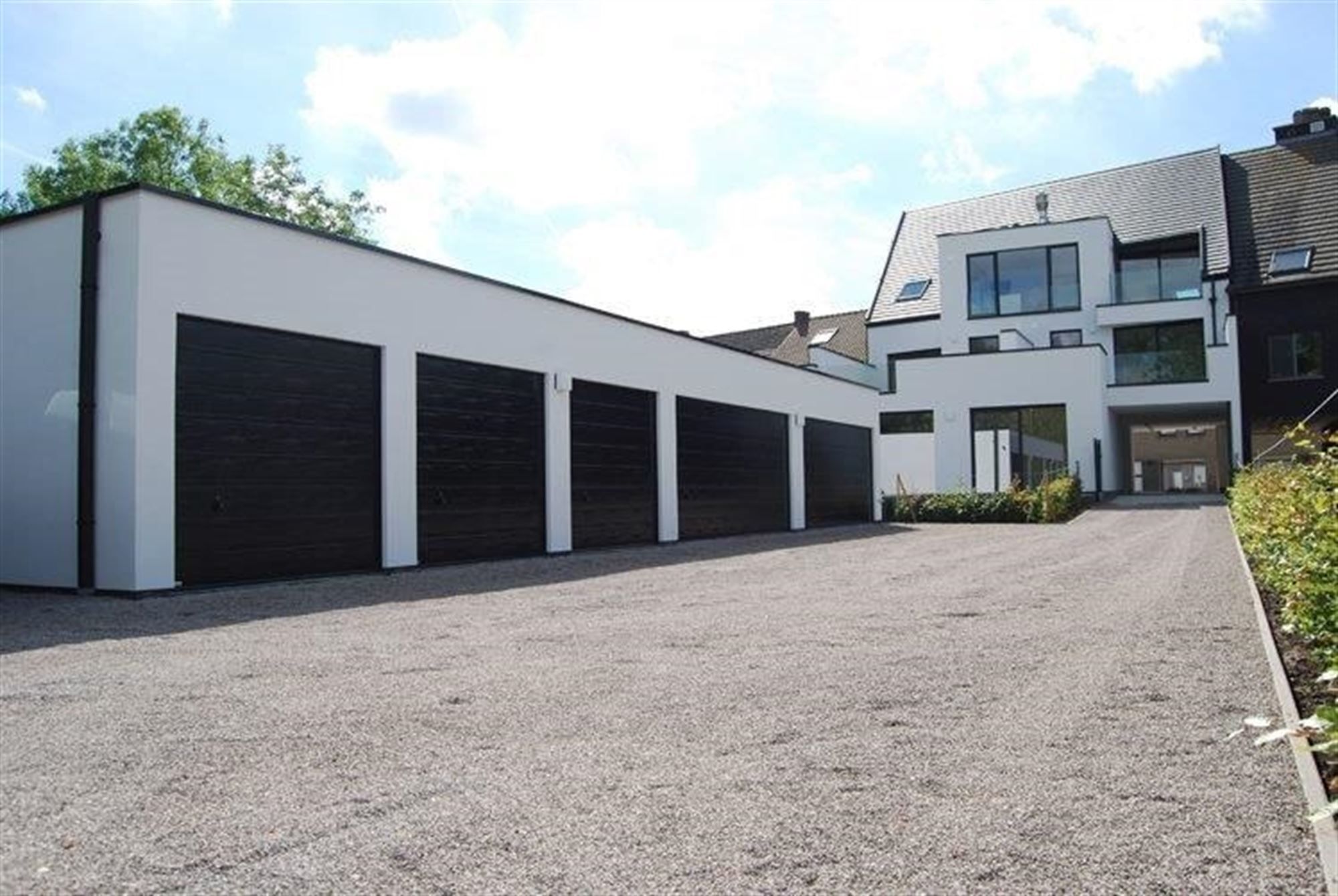 Aangenaam kwalitatief APPARTEMENT (gelijkvloers) met 1 slpk, 1 staanplaats en kelderberging foto 10