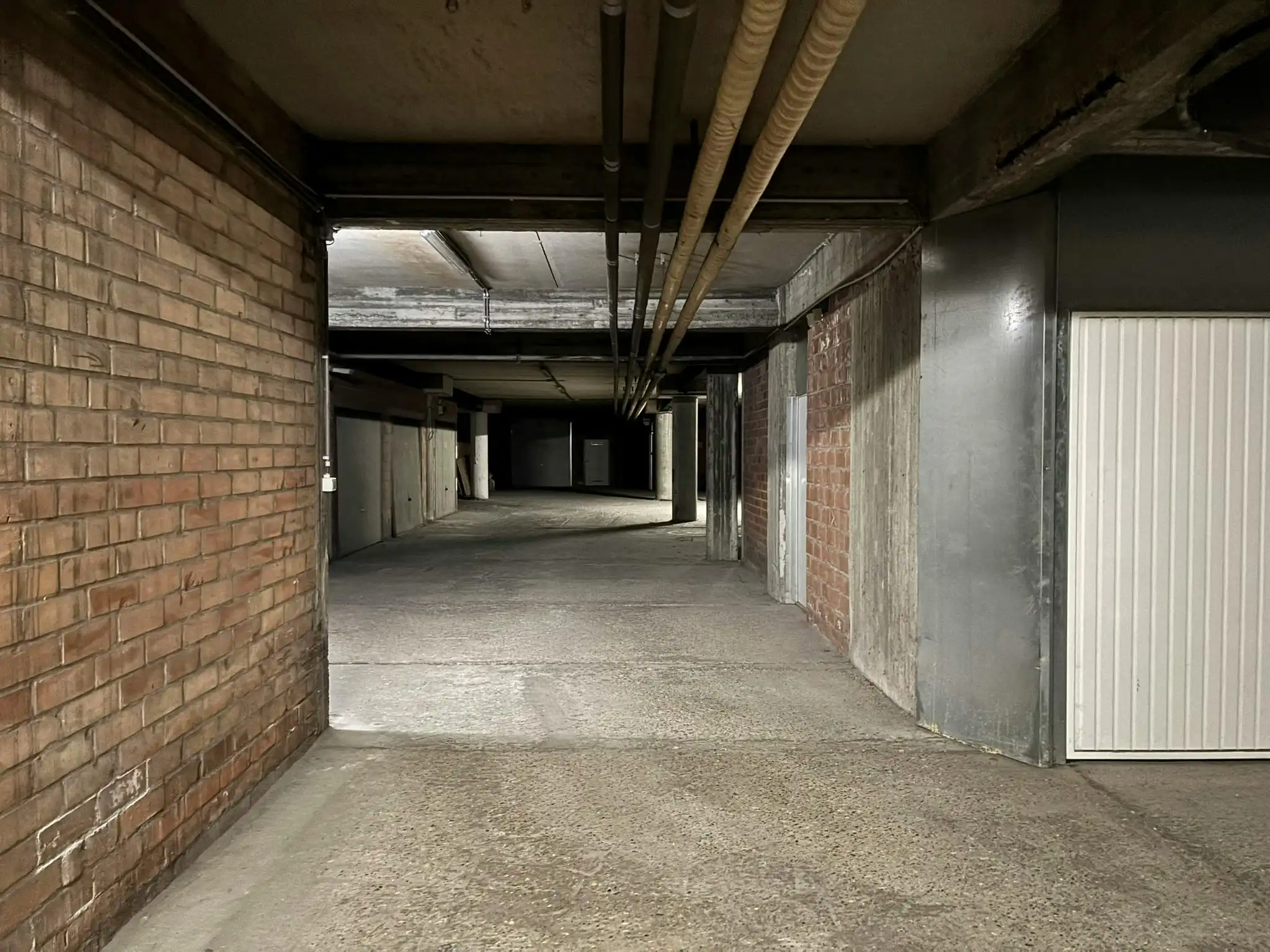 Ruime garage te koop in Koksijde foto 10