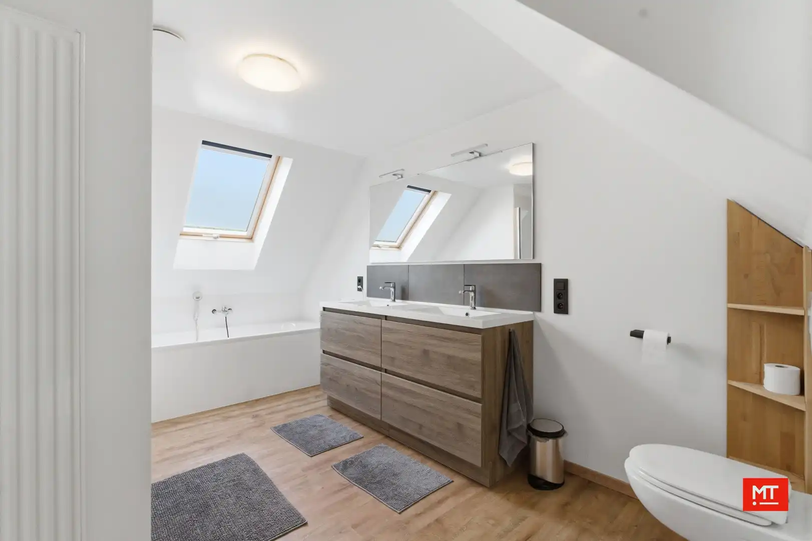 Instapklare alleenstaande woning op een rustige locatie in de dorpskern van Beselare foto 11