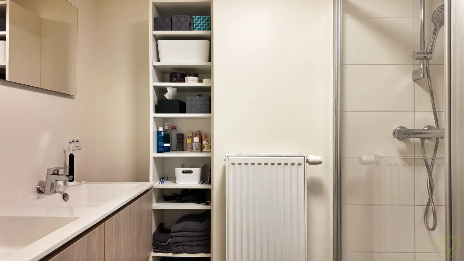 Gezellig duplex-appartement net buiten het centrum van Eeklo! foto 10