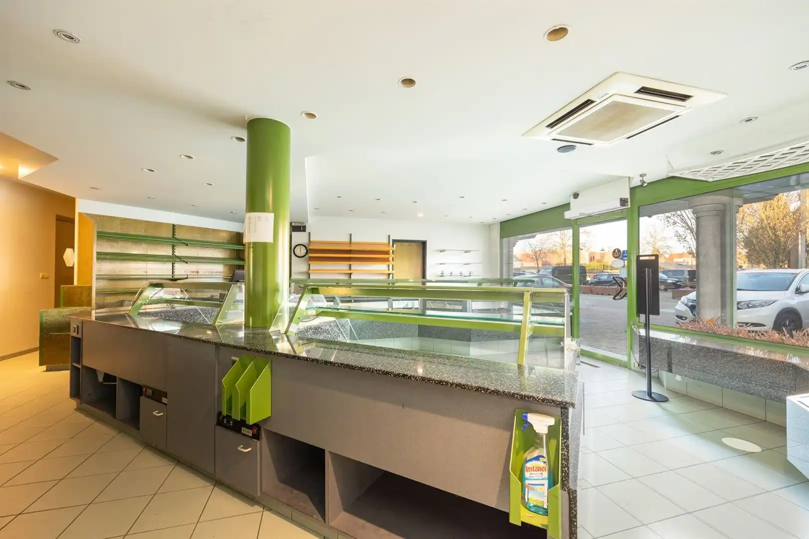 INVESTERING: COMMERCIËLE RUIMTE + WOONST foto 2