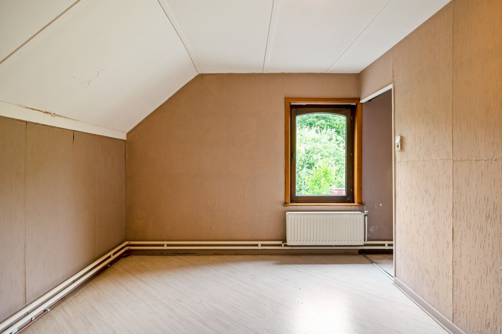 Te renoveren woning met tuin en garage in Wolfsdonk! foto 15