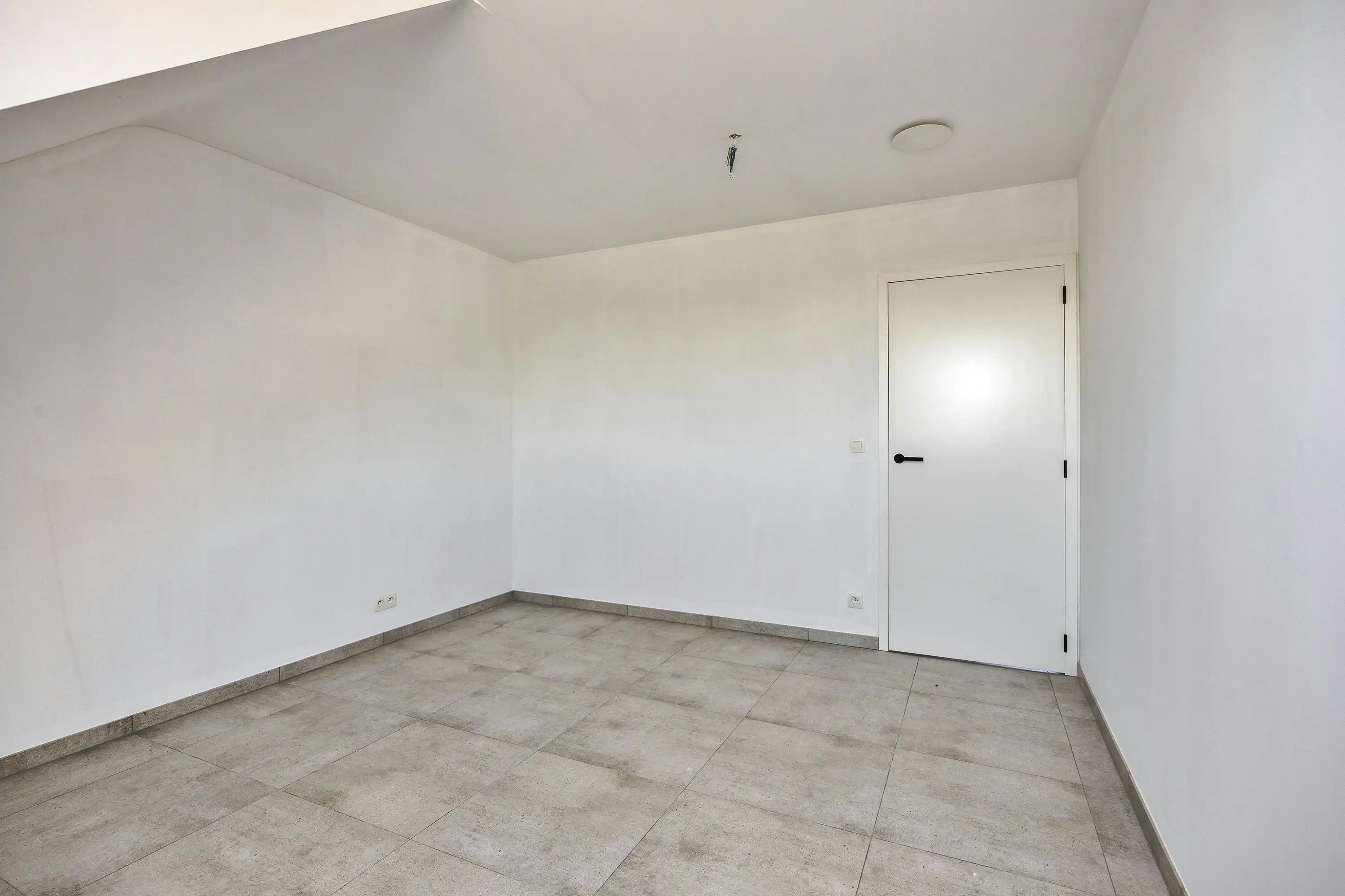 Ruim triplexappartement met terras in Zonhoven foto 13