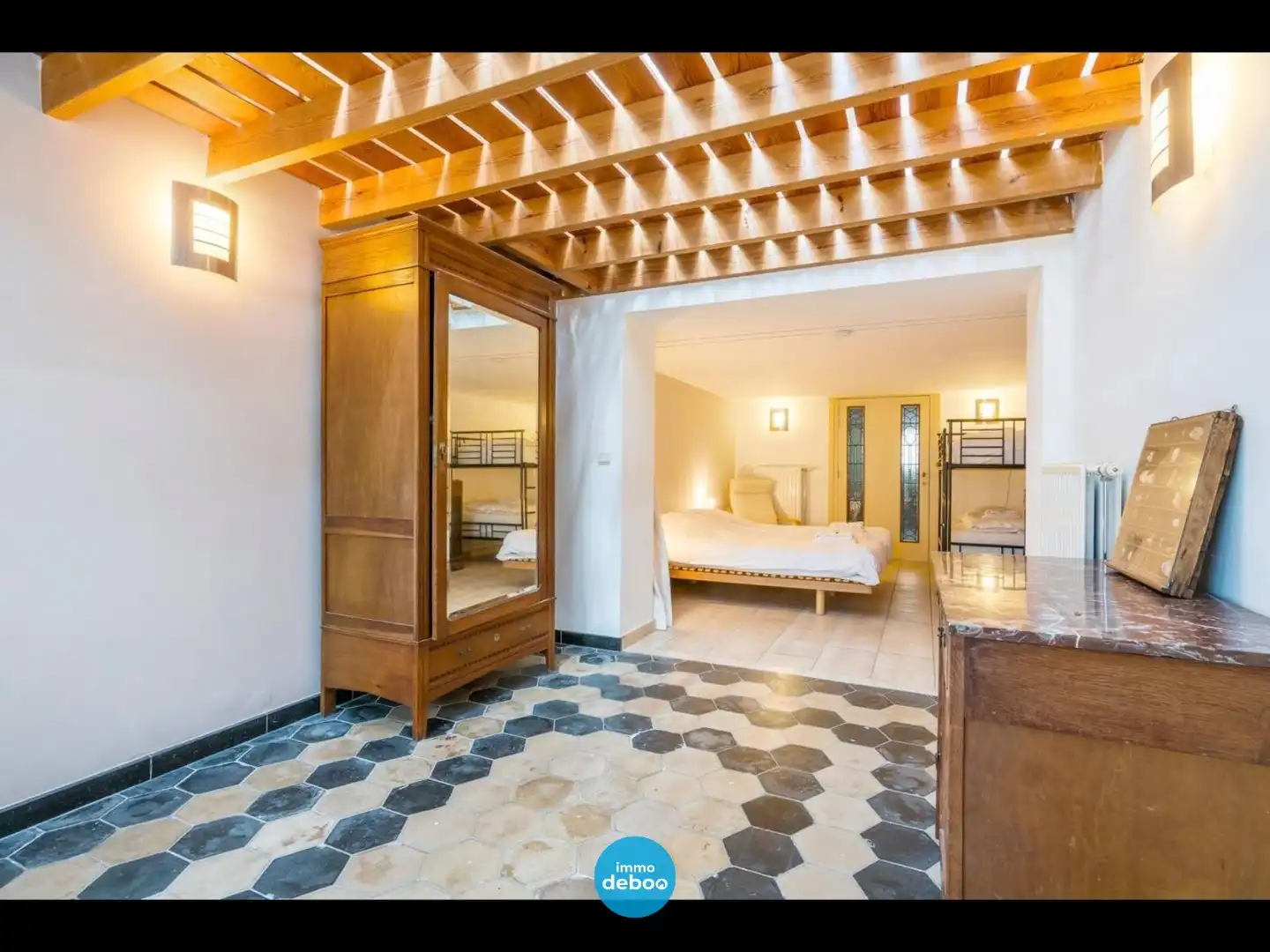 Ruime gerenoveerde duplex vakbij strand en zee foto 6