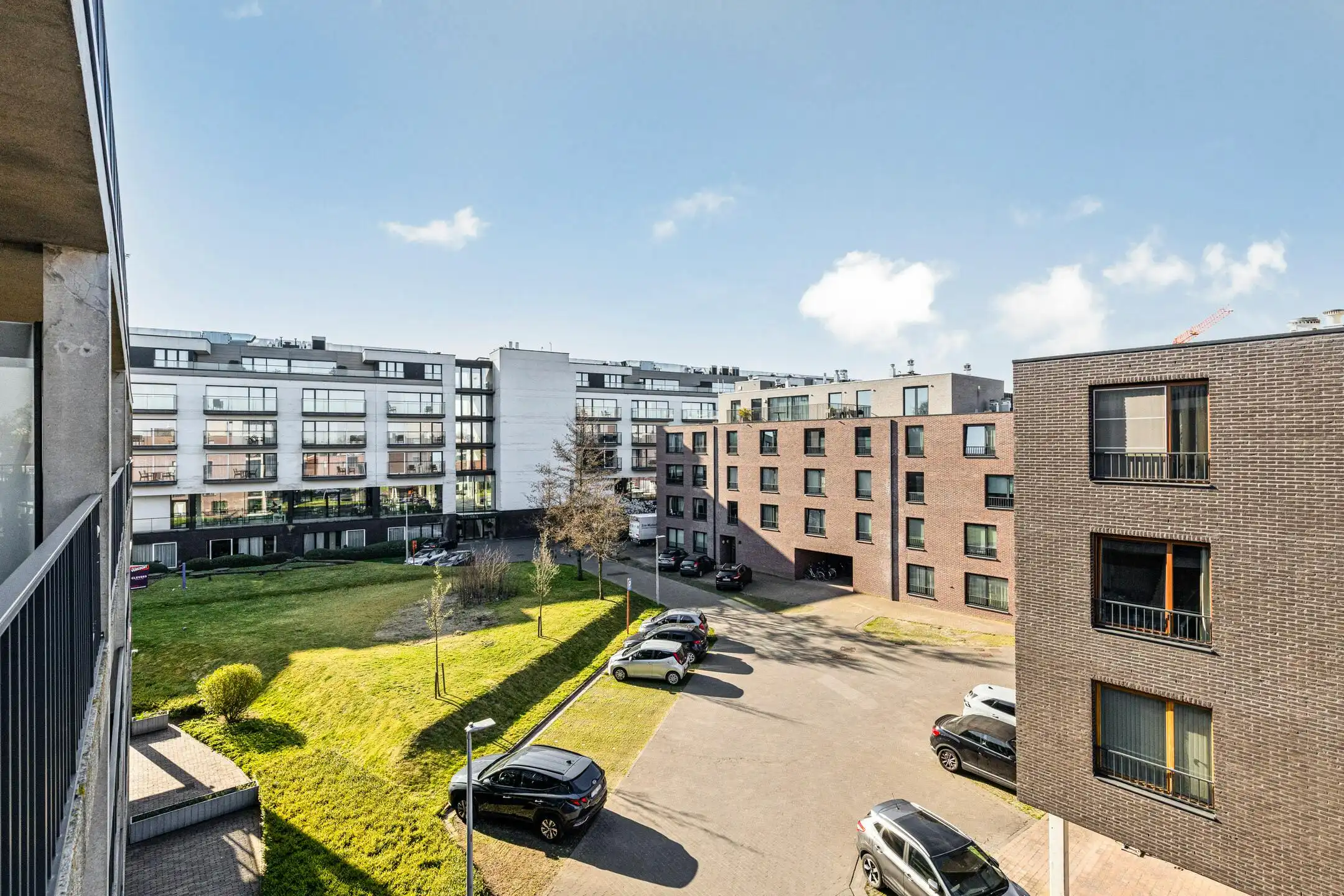 Lichtrijk appartement met terras nabij Damse Vaart te Brugge foto 15