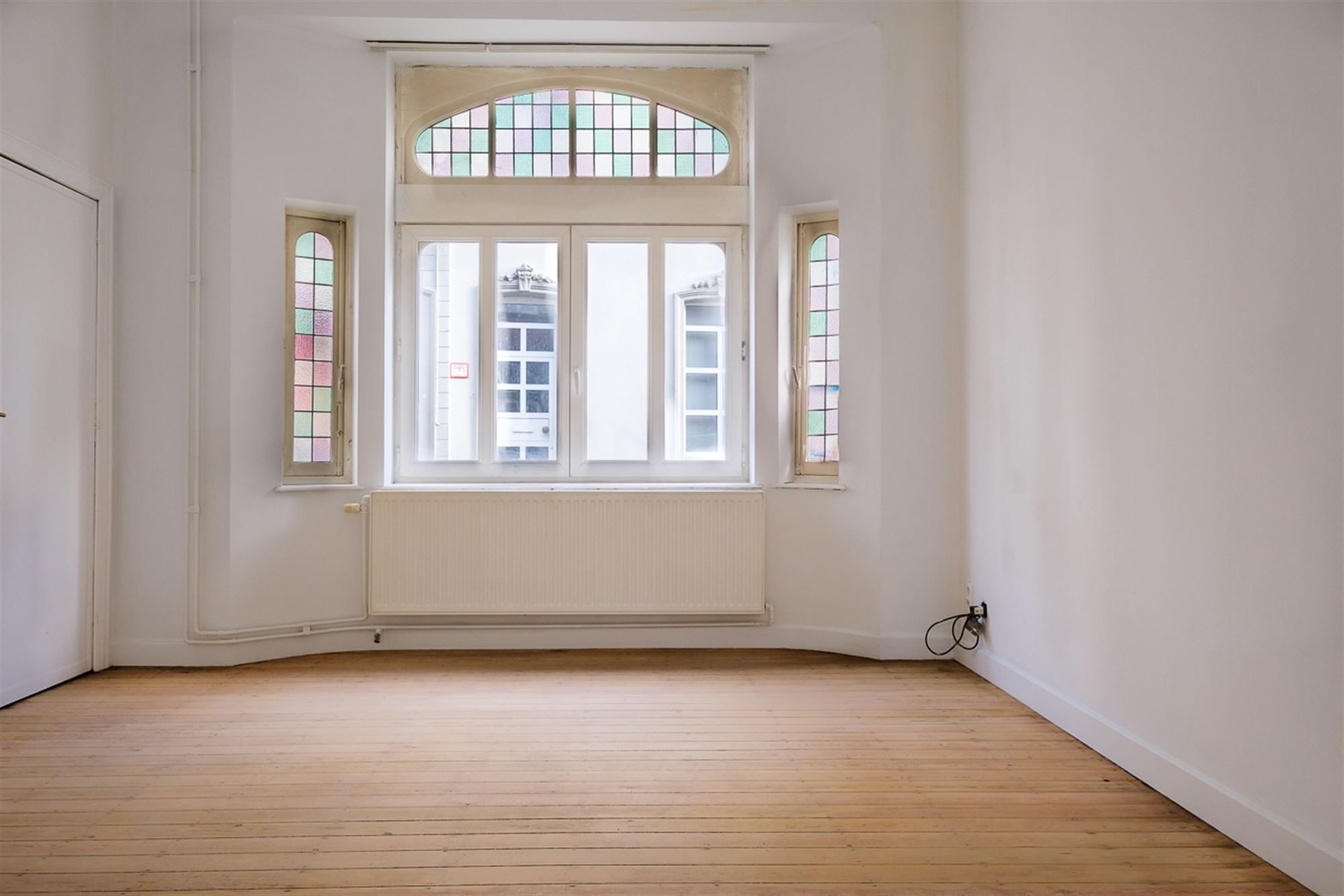 PRACHTIG HERENHUIS TE HUUR MET 4 SLKS IN HET CENTRUM VAN SINT-TRUIDEN  foto 4