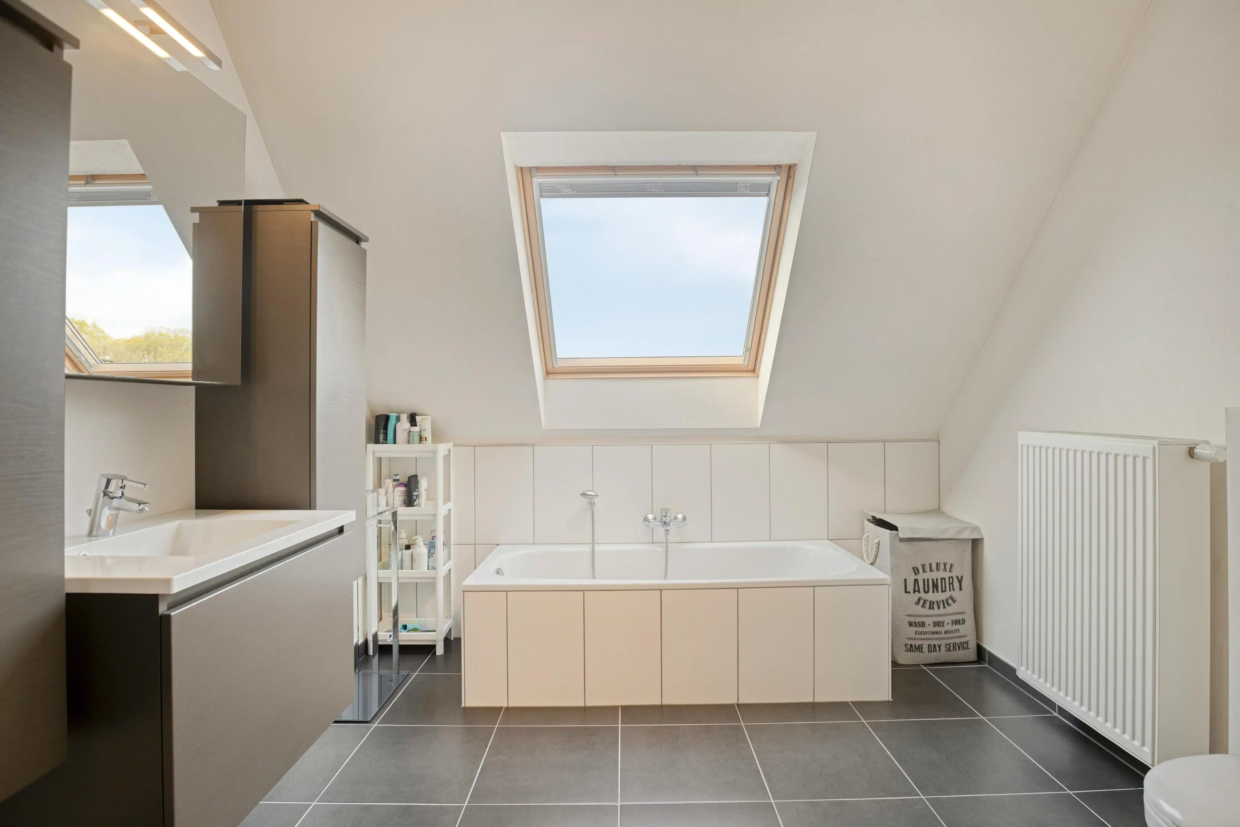 Halfopen huis te koop in Ieper met 3 kamers, garage en tuin foto 30