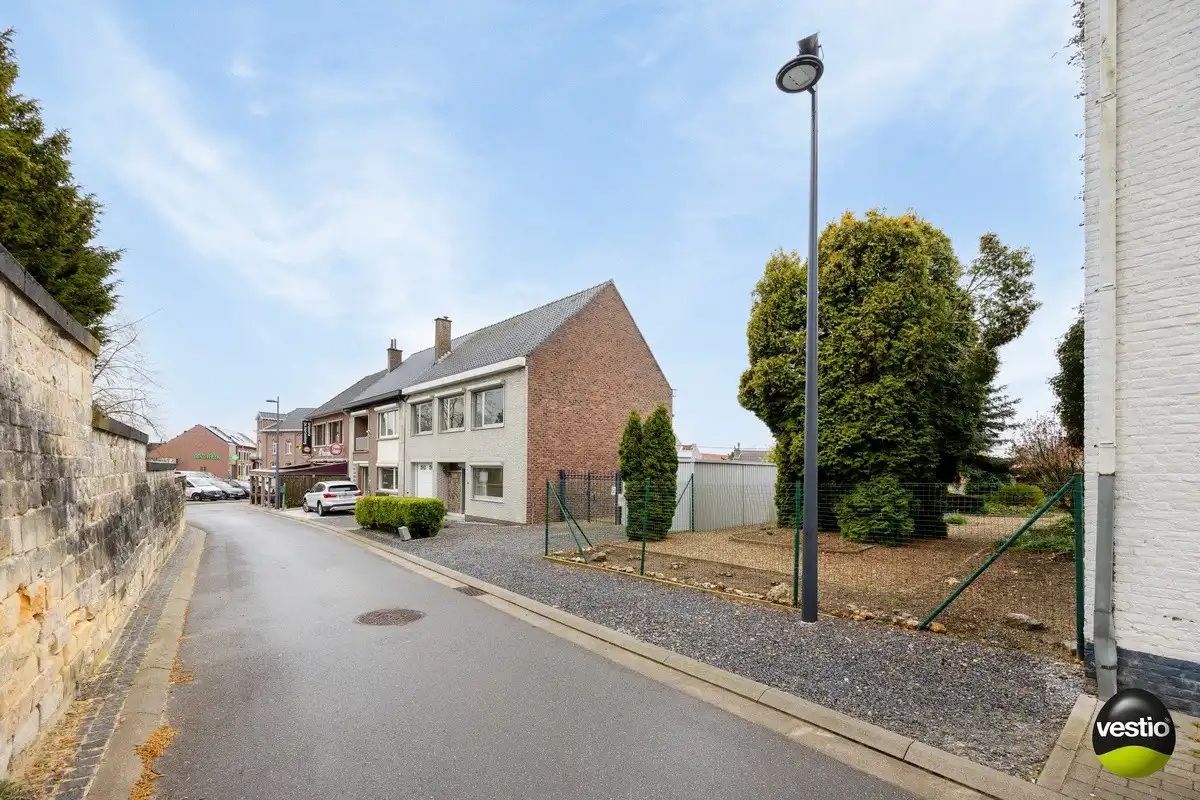 Eengezinswoning met 5 slaapkamers én opsplitsbare bouwgrond foto 3