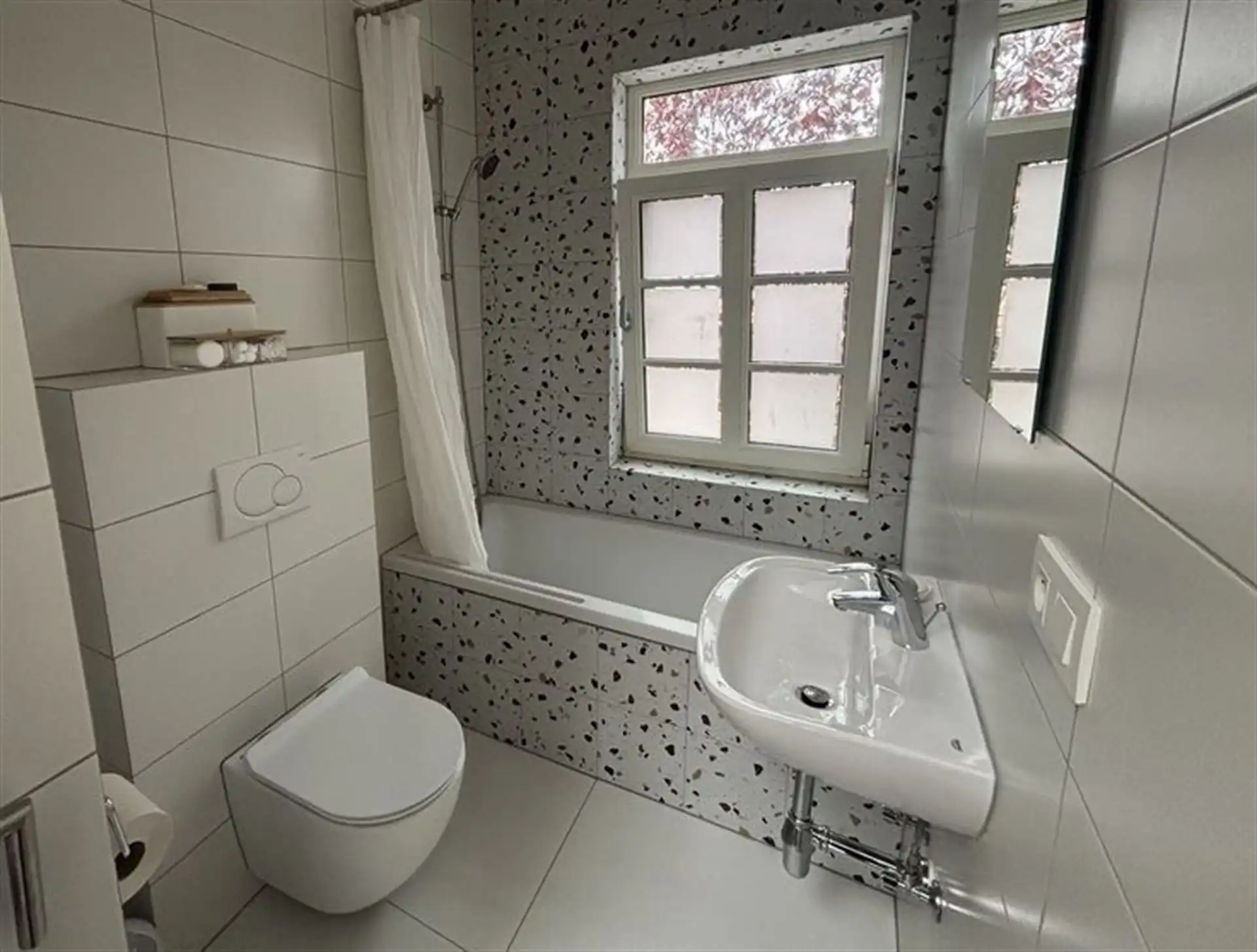 Mooi gerenoveerde woning met tuin! foto 9