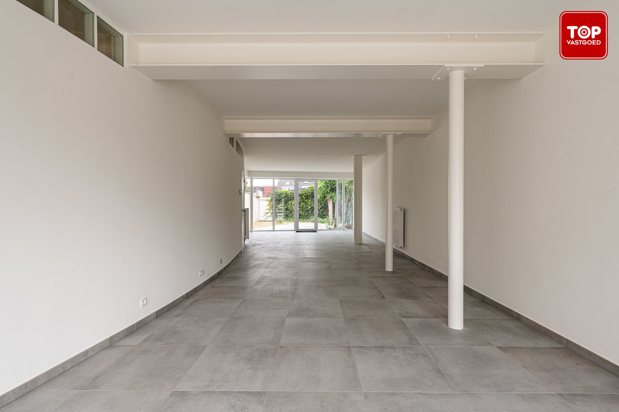 Commercieel pand op strategische topligging foto 3