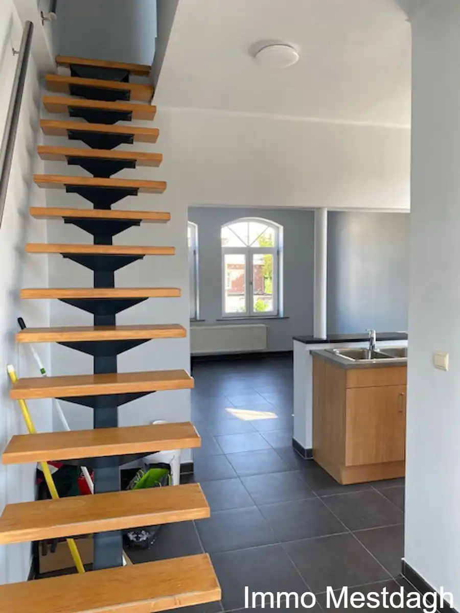 Prachtig gerenoveerd duplex appartement met terras in centrum Rummen foto 5