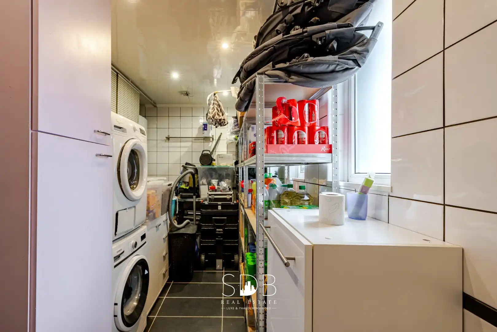 Instapklare half open bebouwing met gezinstuin foto 12