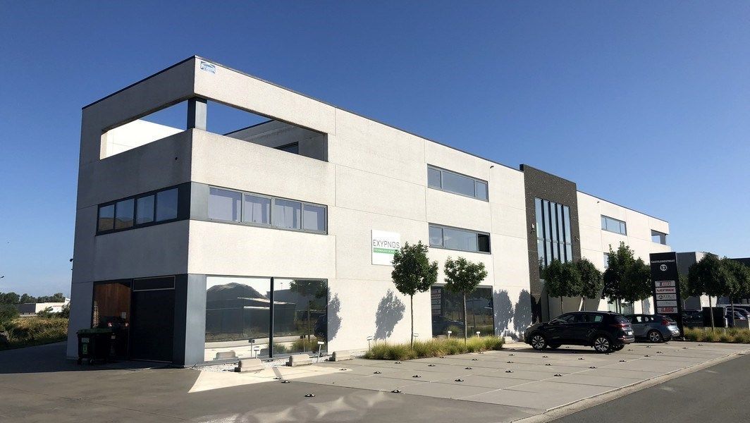 Recent kantoor met groot terras te huur in Kruibeke foto {{pictureIndex}}