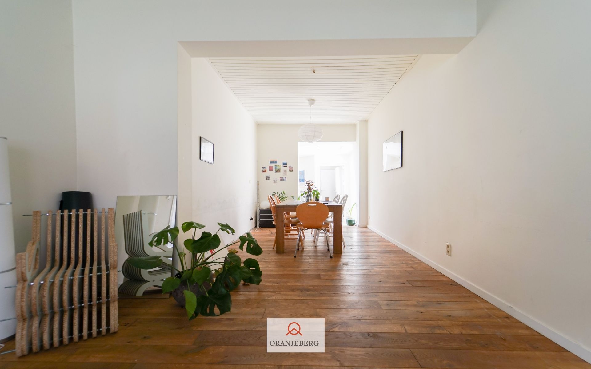 Ruime gerenoveerde burgerwoning nabij de Visserij foto 9