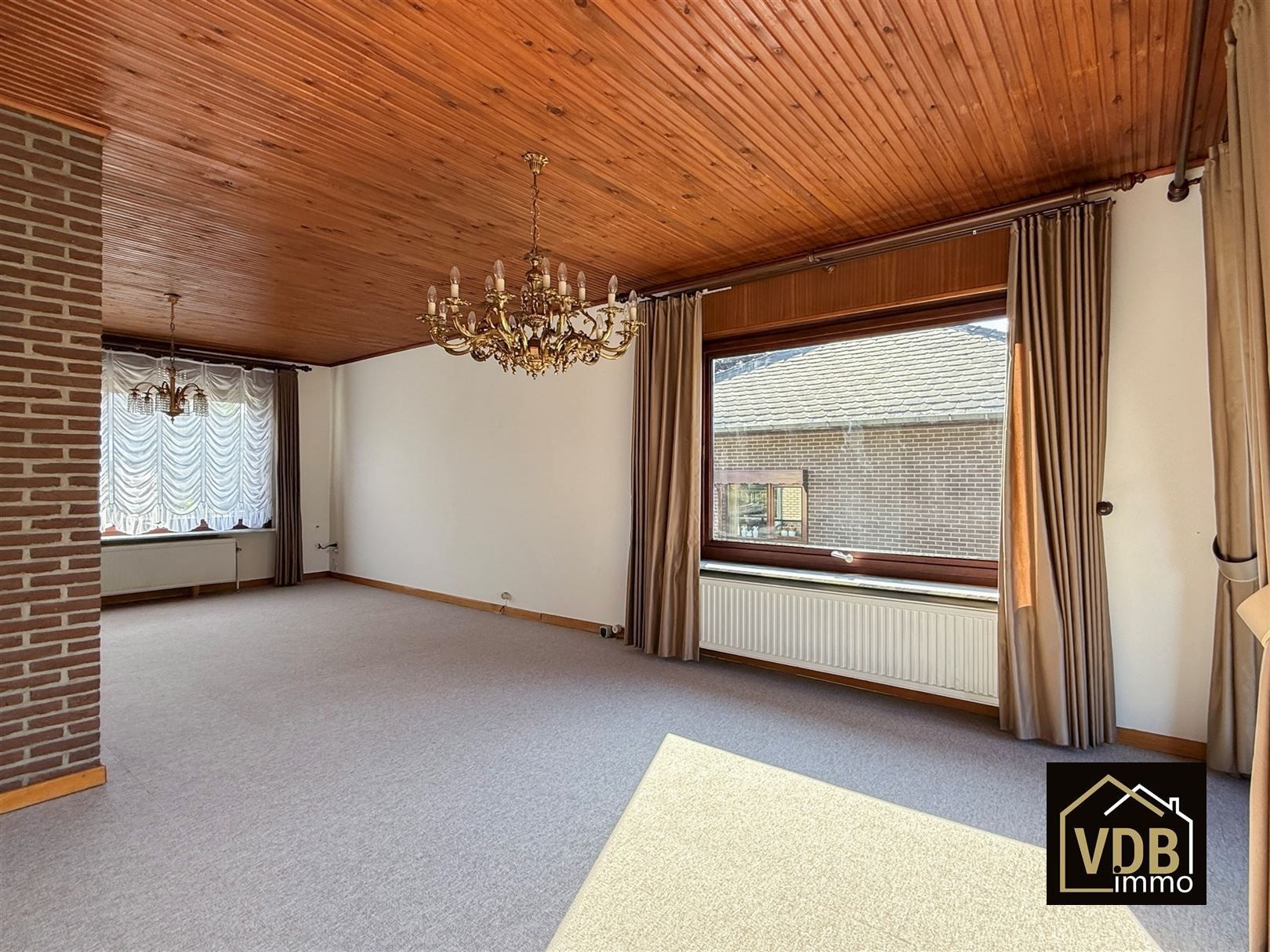 BUNGALOW -  WONING MET 3 SLAAPKAMERS EN 2 GARAGES foto 20