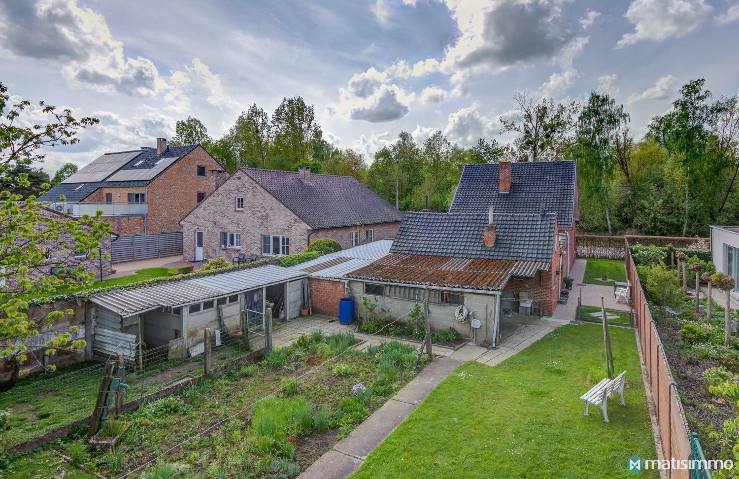 VRIJSTAANDE EENGEZINSWONING MET 3 SLAAPKAMERS, GARAGE EN UITGESTREKTE TUIN IN WELLEN foto 30