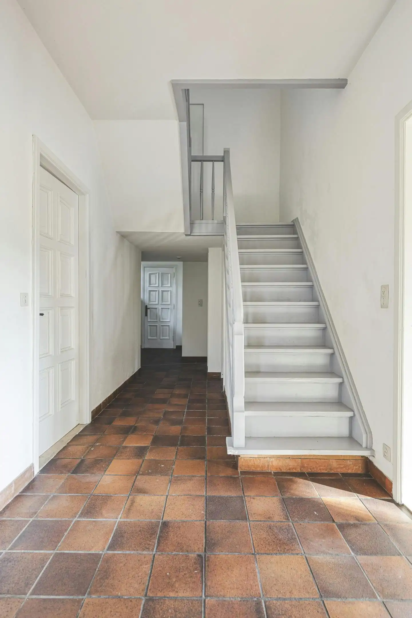 Charmant huis te koop in Putte-Kapellen met grote tuin foto 3