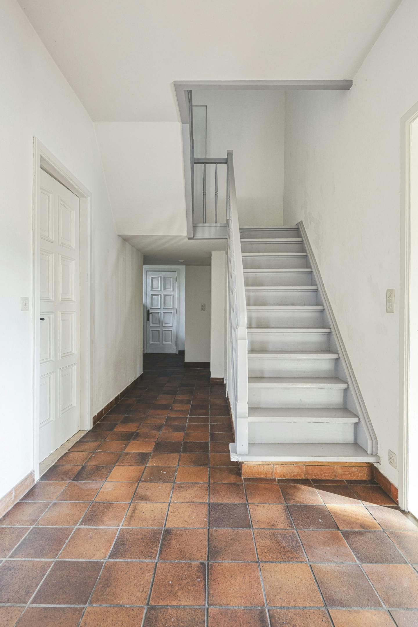 Charmant huis te koop in Putte-Kapellen met grote tuin foto 3