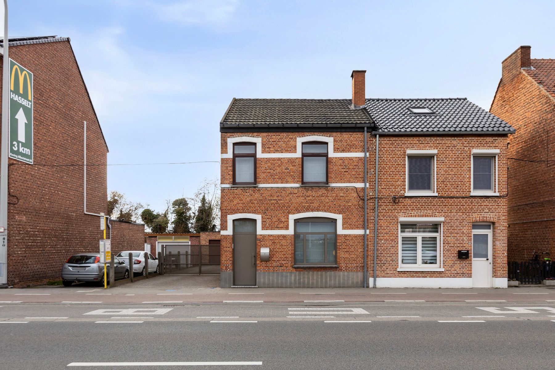 Charmante, gerenoveerde HOB met veranda en tuin in Hasselt – instapklaar en perfect gelegen! foto 3