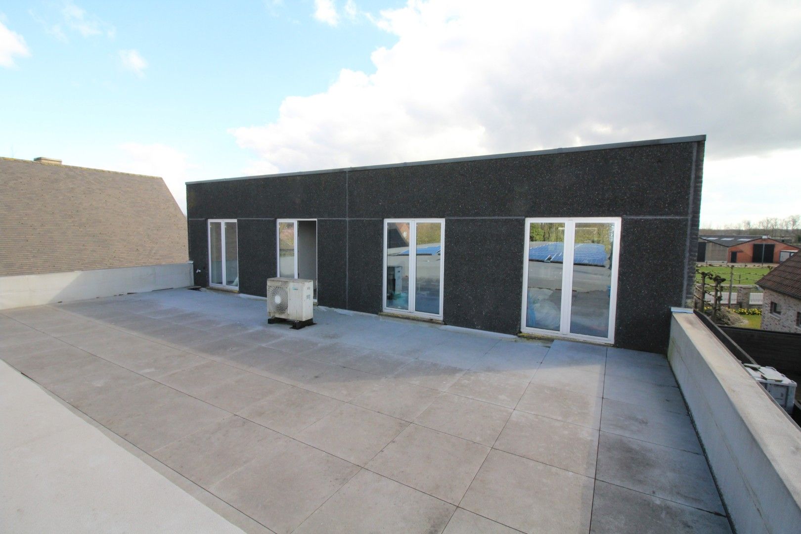 Modern bedrijfsgebouw van 540m² voor atelier- of opslagruimte op een perceel van 1.845m² foto 16