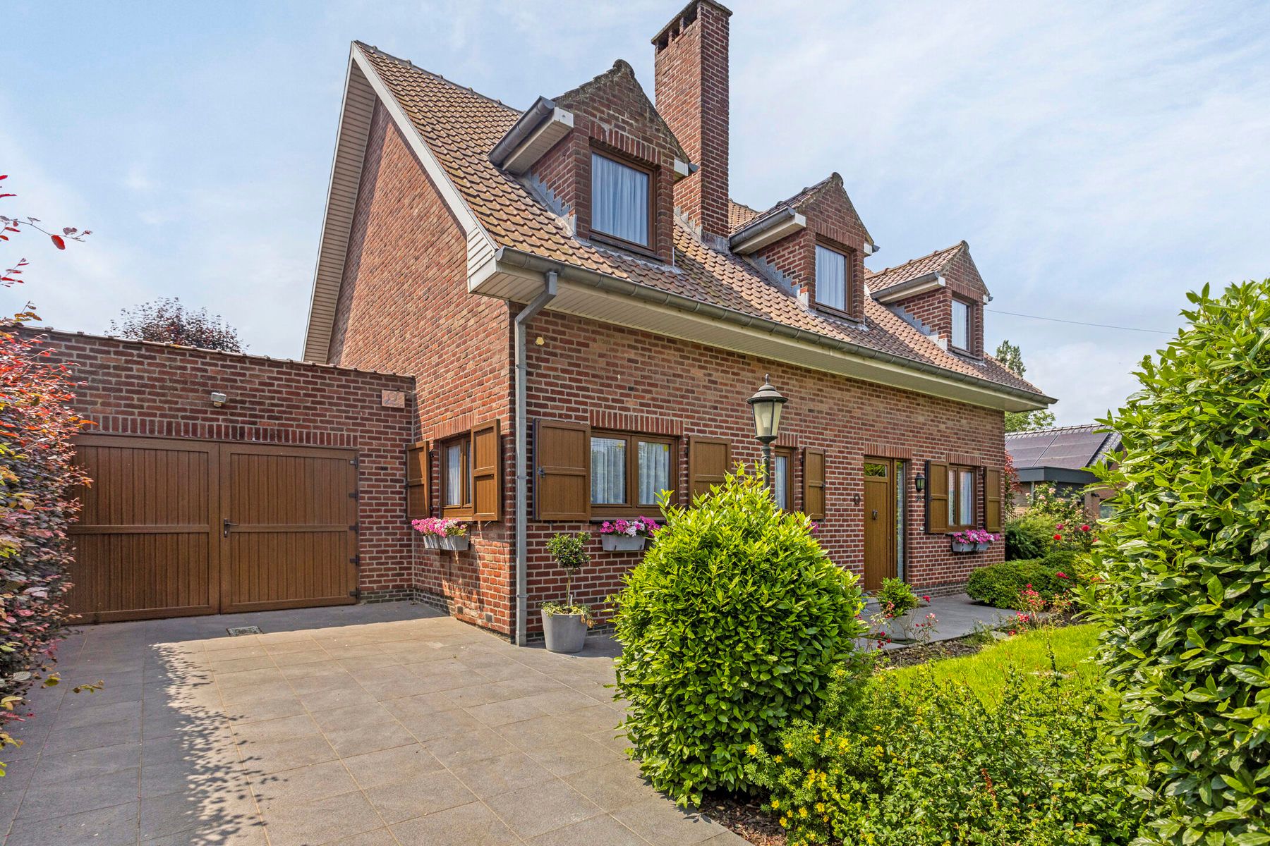 OPTIE Zeer goed onderhouden woning met 4 slaapkamers en tuin foto 2