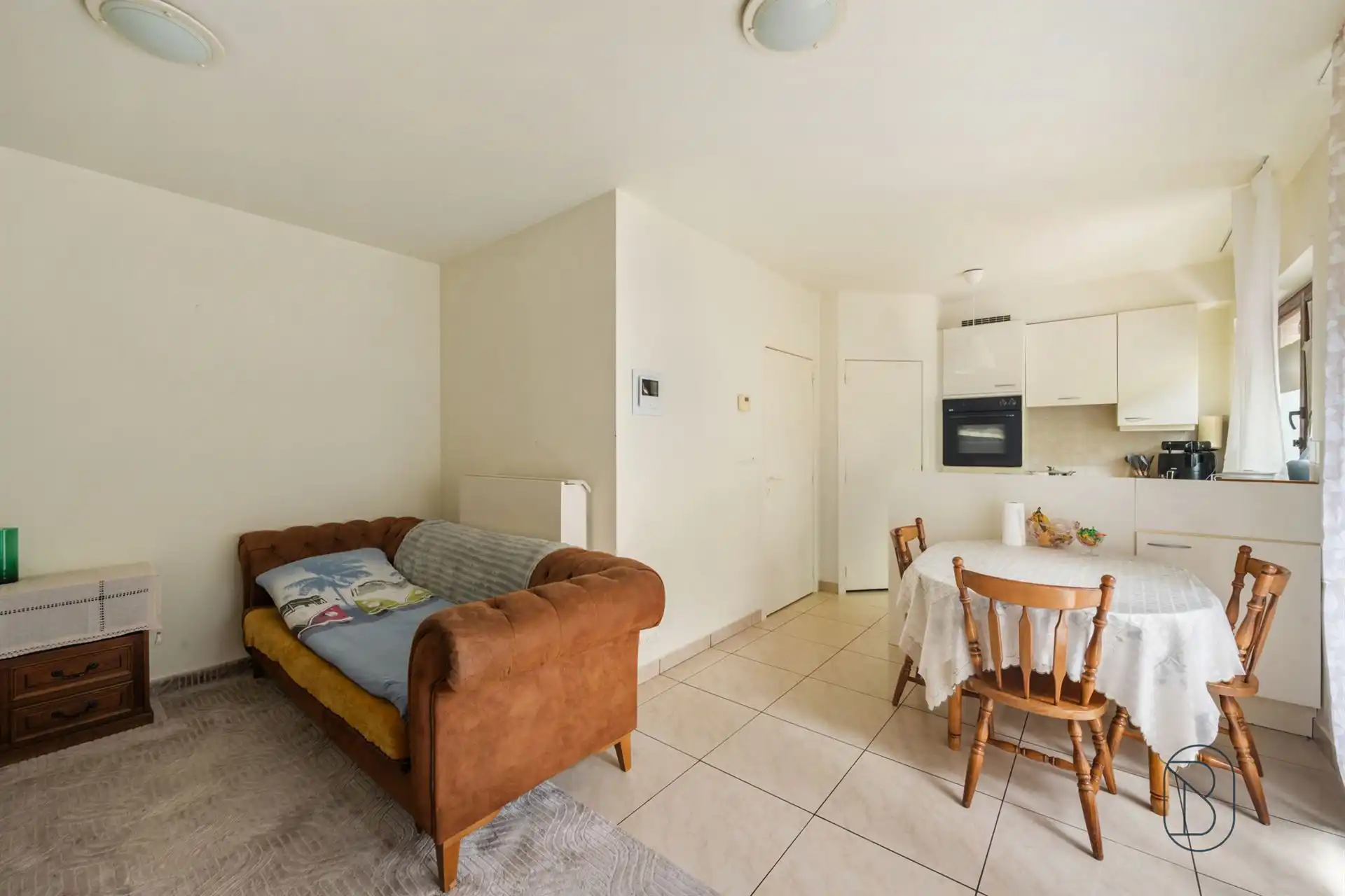 Centraal gelegen duplex appartement met 2SLPK foto 4