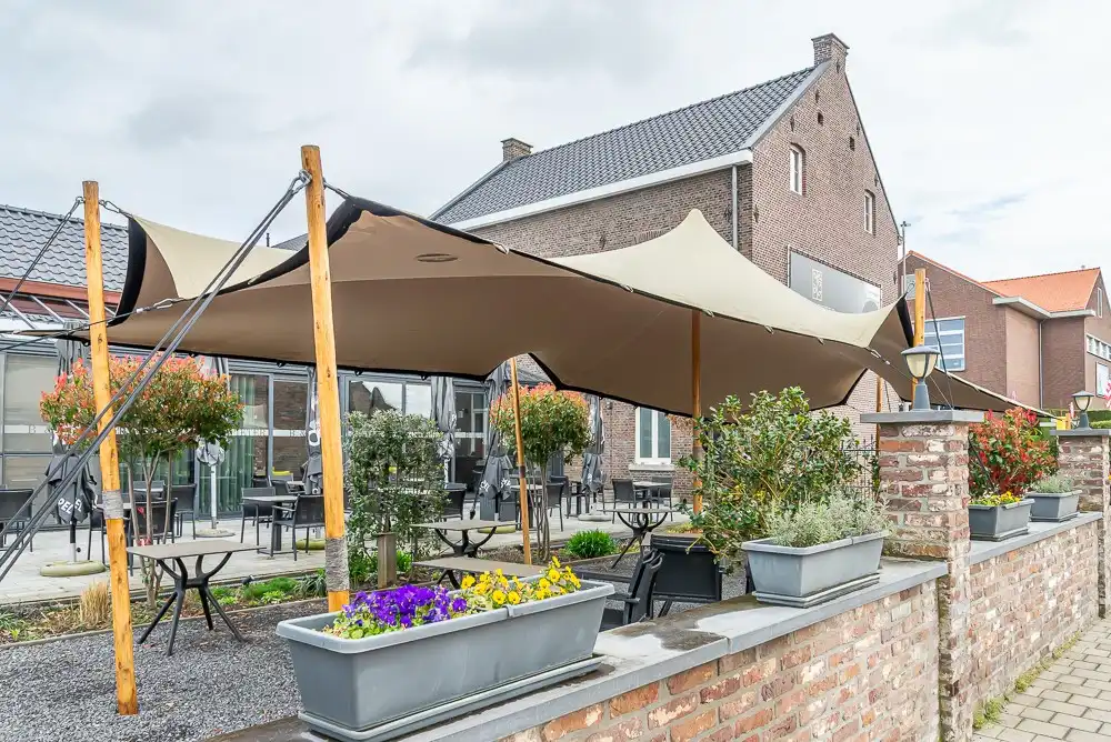 Brasserie met B&B Sint Pieter in het hart van Rekem foto 32