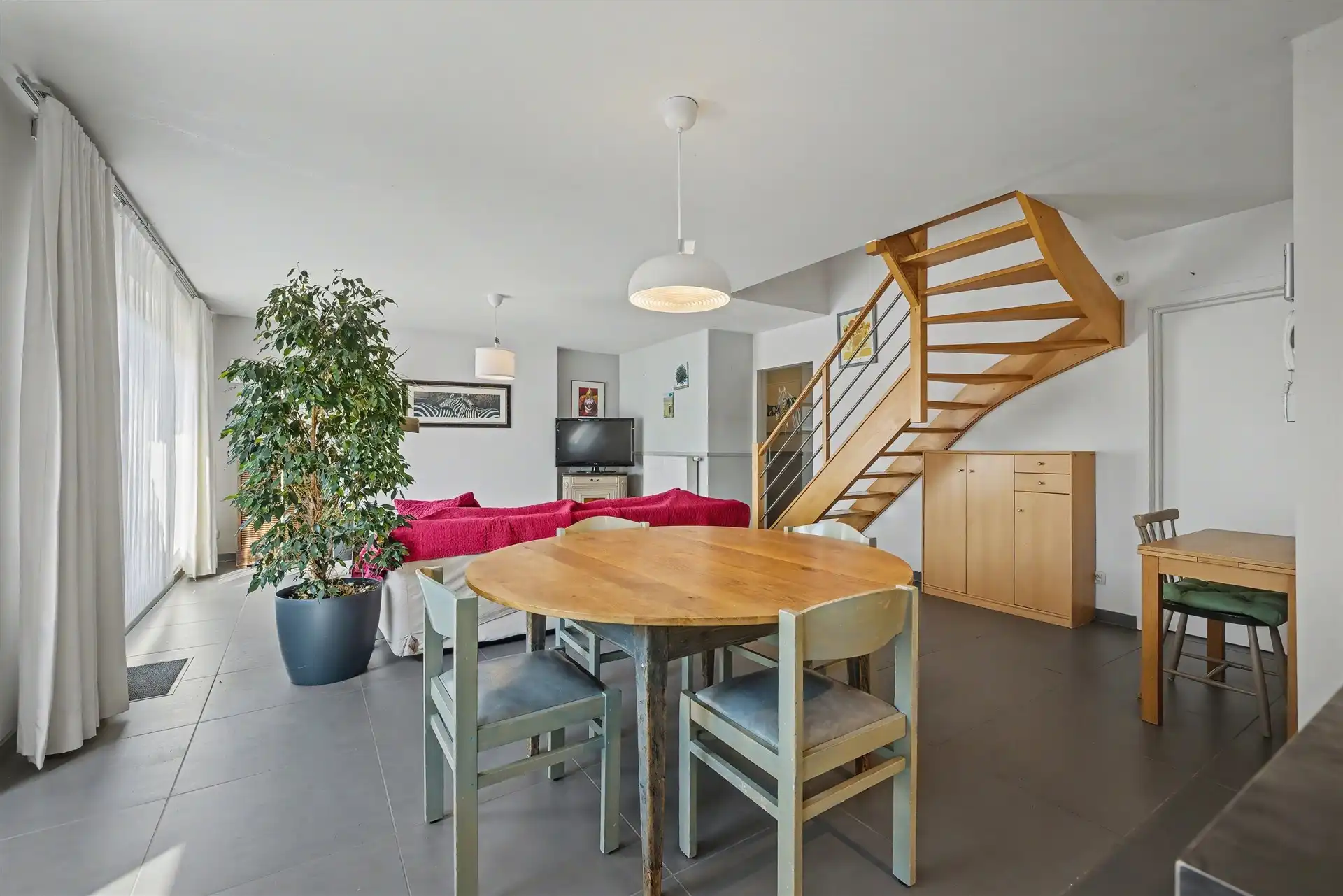 Ruim duplex appartement met 3 slaapkamers & 2 badkamers (128m²) foto 3