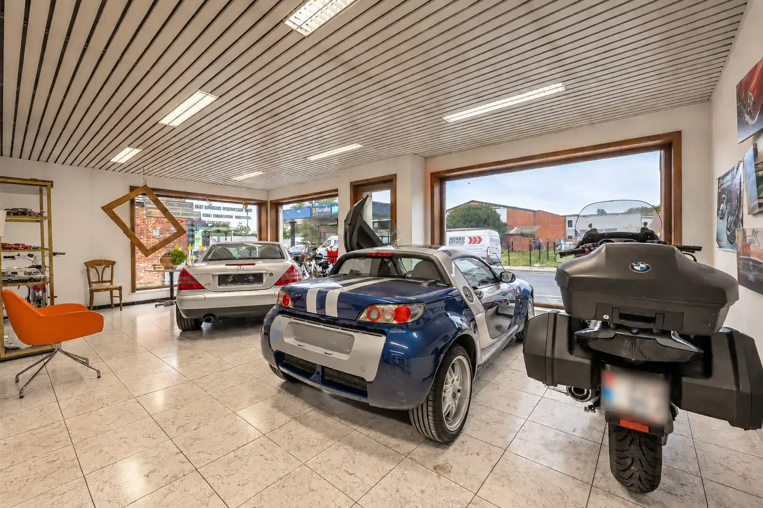 Hoekwoning met handelsruimte/etalage en achterliggende garages in Wevelgem foto 10
