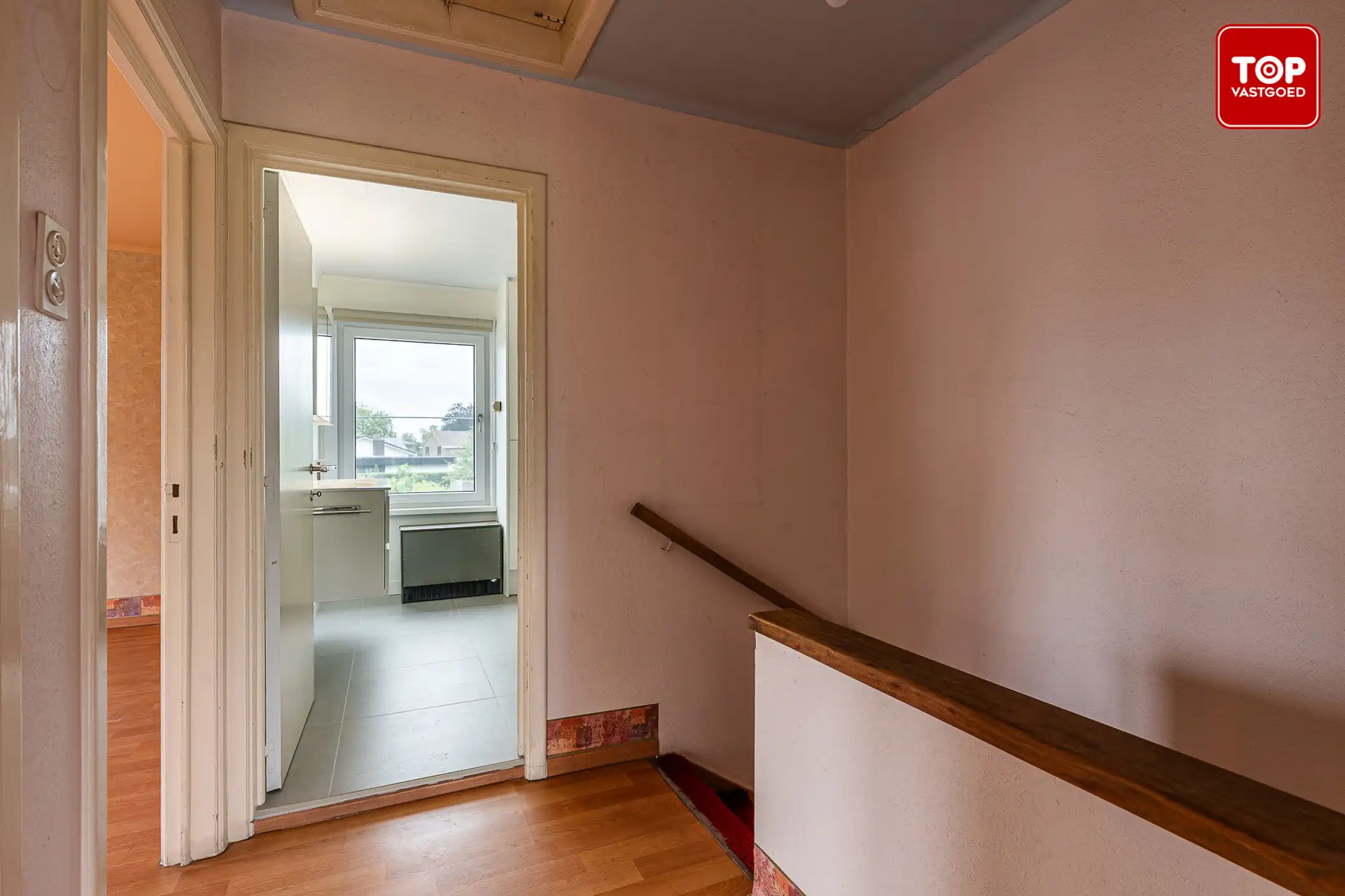 Halfopen bebouwing met 3 slaapkamers, zonnige tuin en garage  foto 14