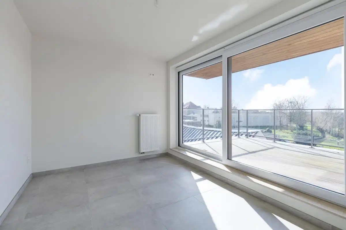 Ruim en lichtrijk appartement in hartje Proven foto 17