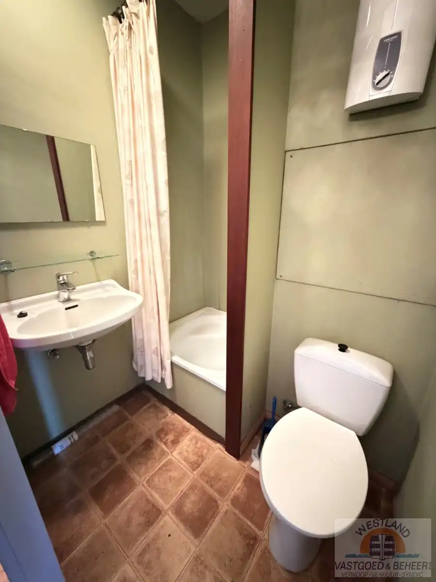 Te renoveren appartement met 1 slaapkamer foto 6