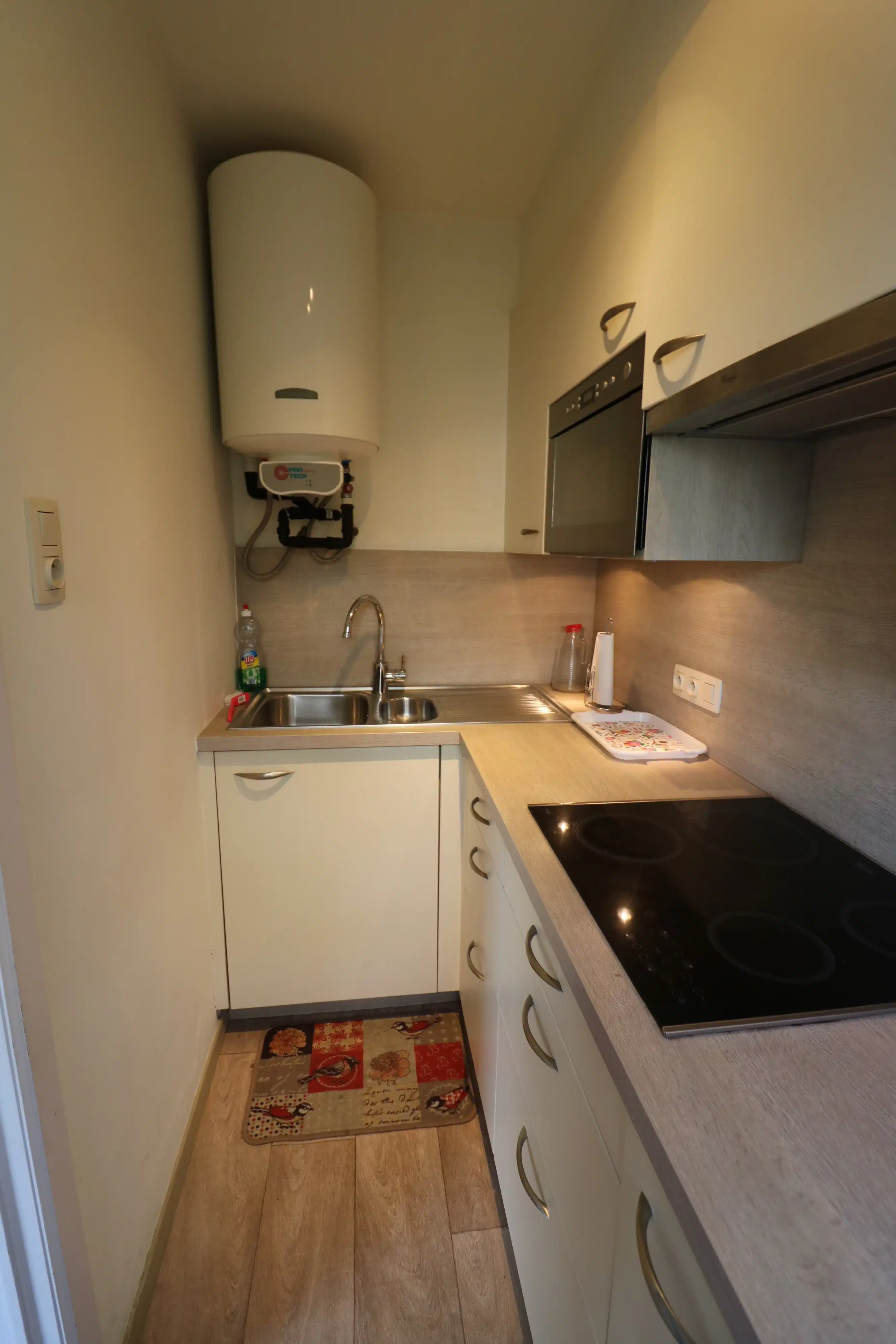 Studio op het gelijkvloers, vlak bij het strand en de Pier van Blankenberge  foto 4