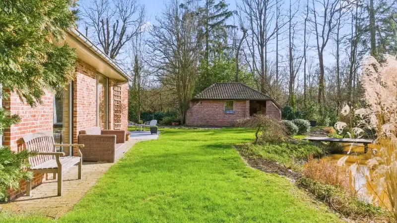 Exclusief gelegen villa van 345m² op 30 are met grote vijver foto 28