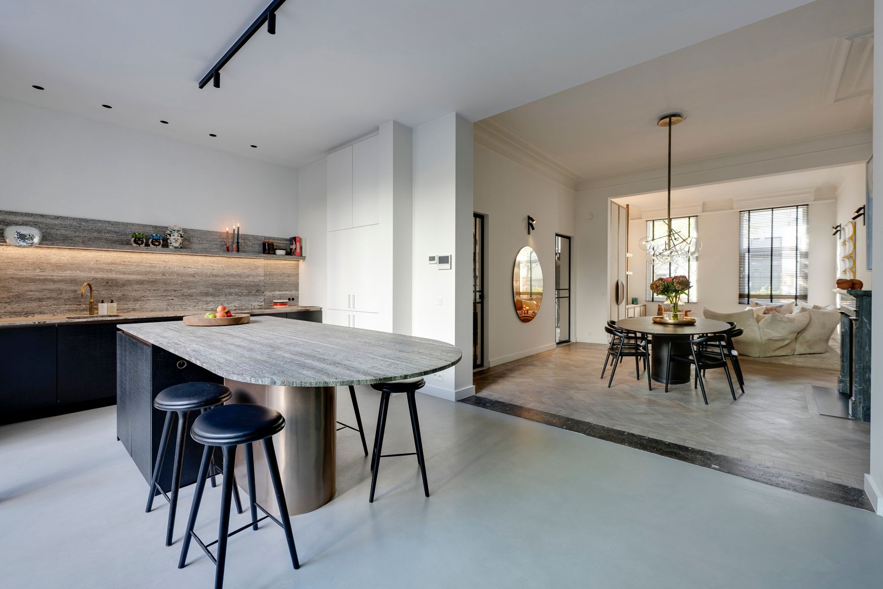 Stijlvolle luxe herenwoning op ’t Zuid met veel buitenruimte foto 2
