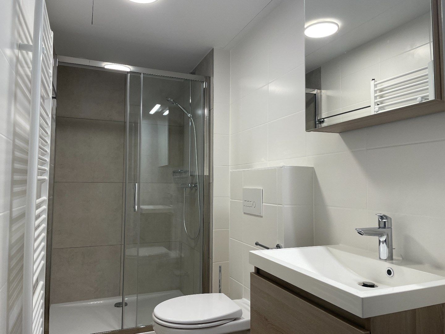 Trendy 1 slpk appartement met terras  foto 8