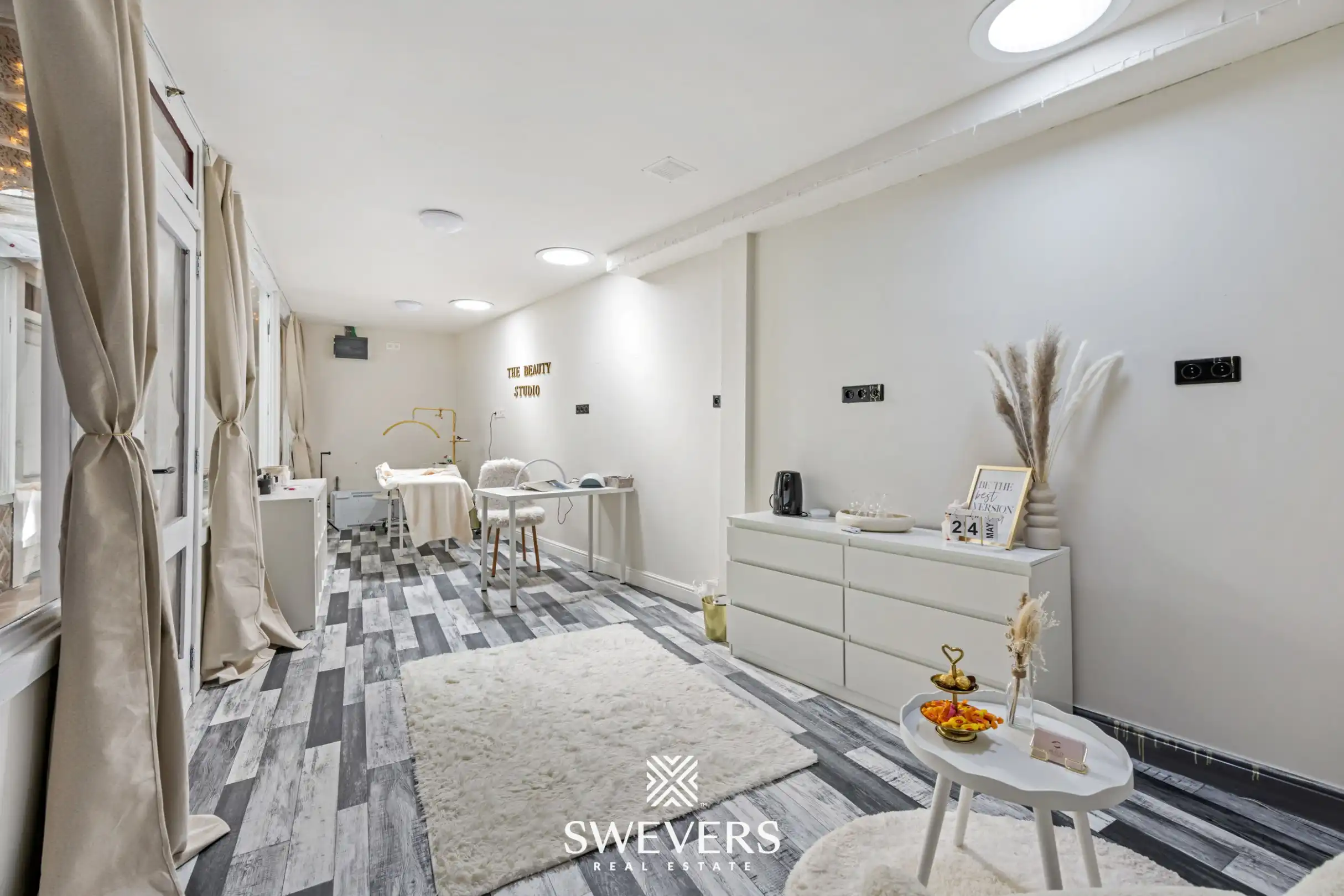 Ruim duplex appartement met groot terras en 2 vergunde handelspanden foto 6