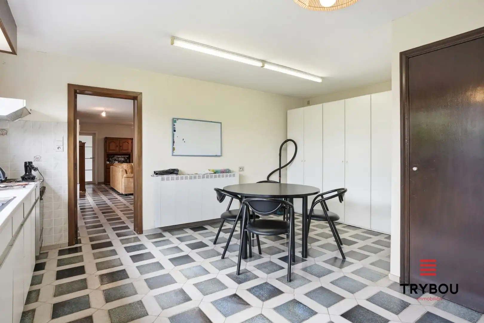 Alleenstaande woning met handelsruimte!  foto 9