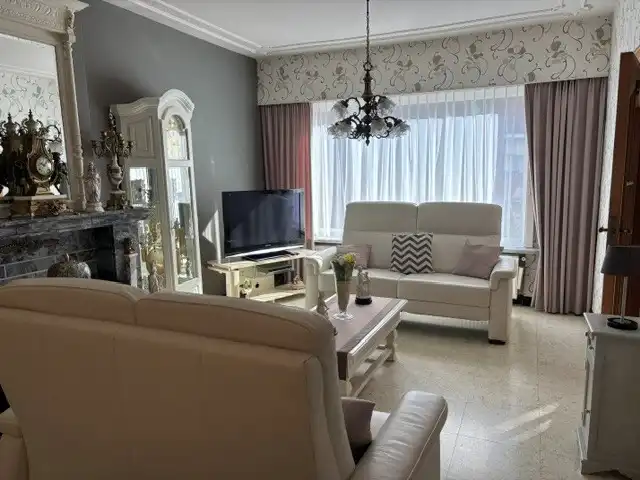 Te moderniseren halfopen woning met 2 slaapkamers (meer mogelijk), grote tuin en garage op een totale grondoppervlakte van 645m². foto 5
