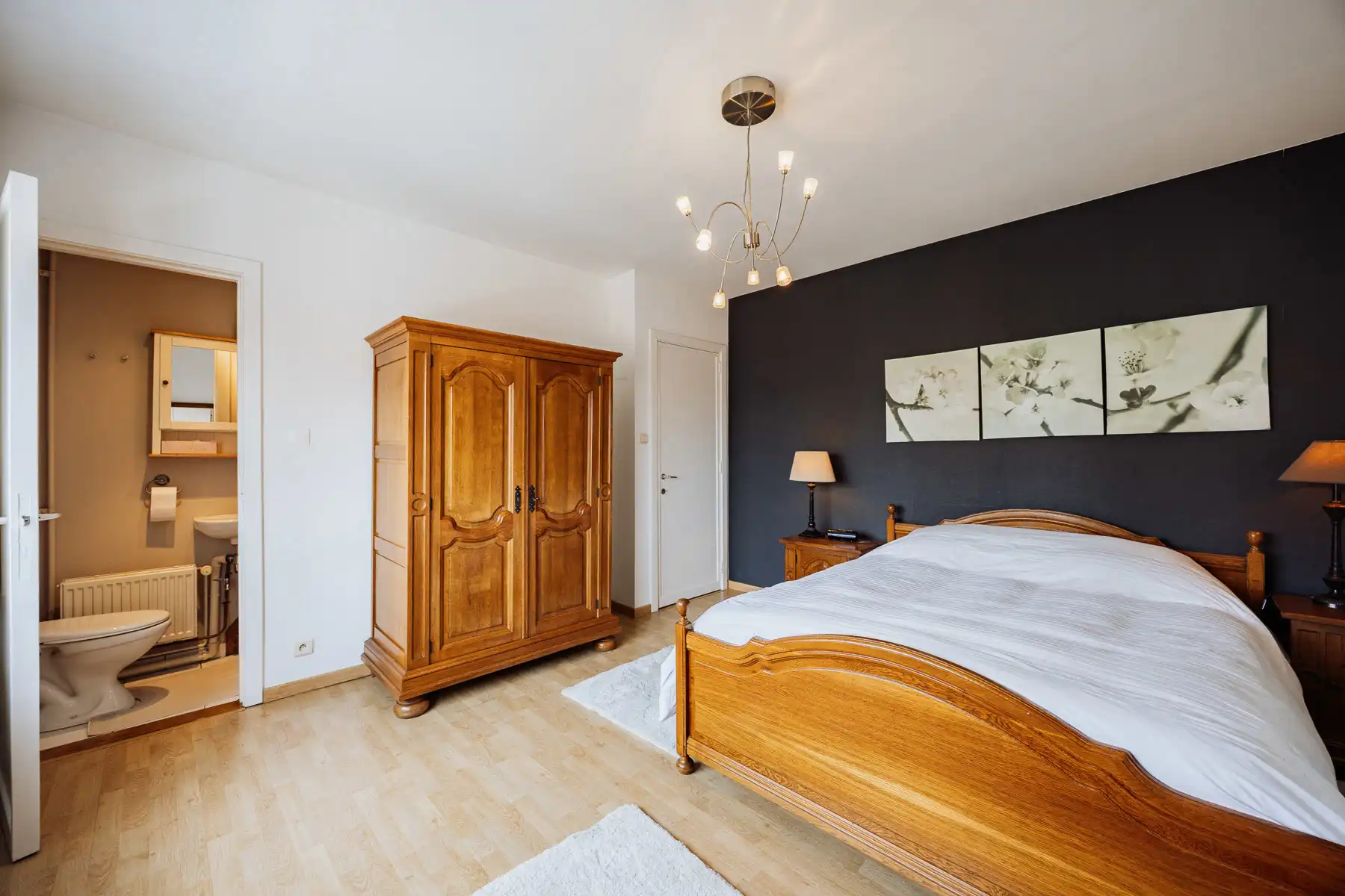 Open bebouwing met veelzijdig bijgebouw op een toplocatie foto 13